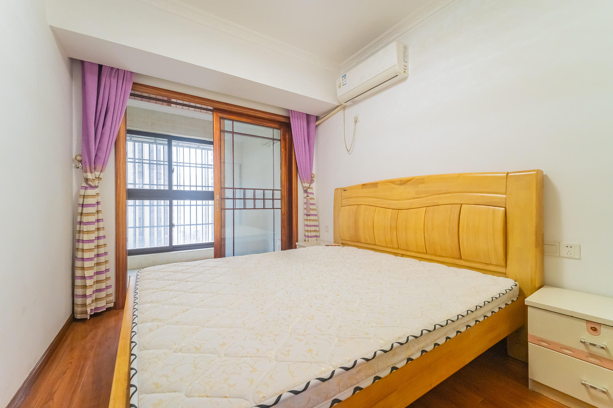 星湖湾一期高层 4室2厅2卫 112.8万 星湖湾一期高层 4室2厅2卫 112.8万卧室