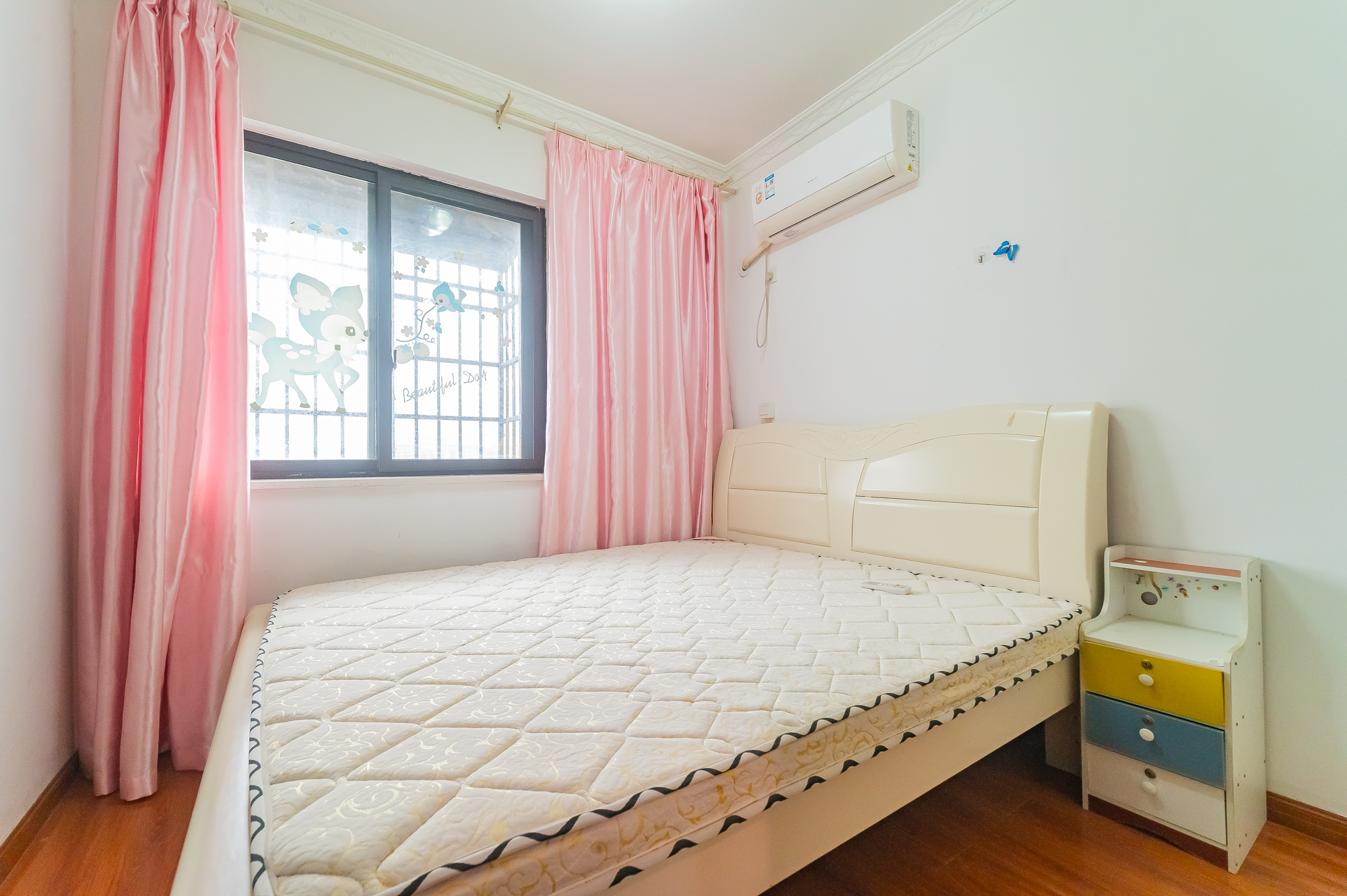 星湖湾一期高层 4室2厅2卫 112.8万 星湖湾一期高层 4室2厅2卫 112.8万卧室