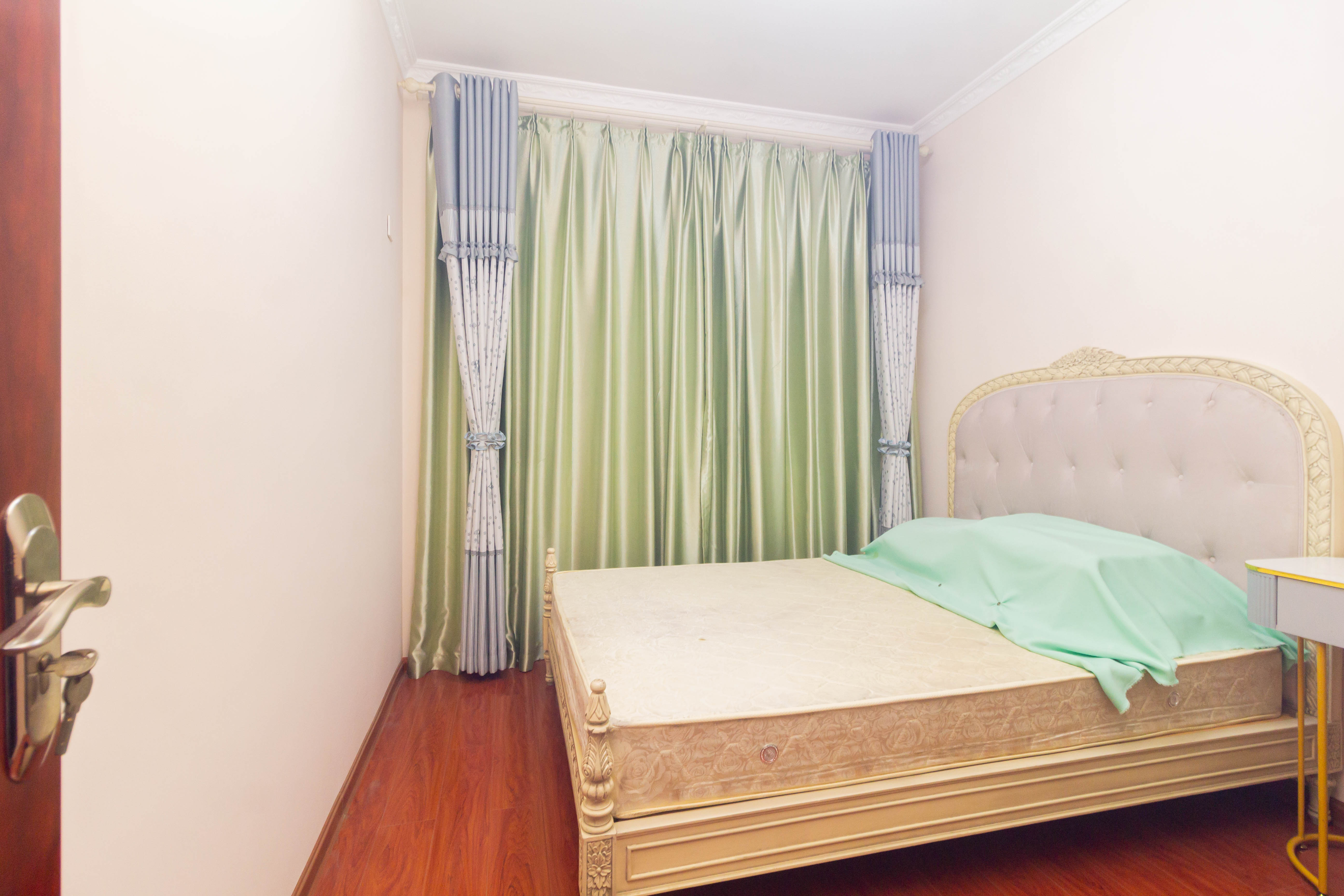 紫华郡  3室2厅2卫    77.8万 紫华郡  3室2厅2卫    77.8万卧室