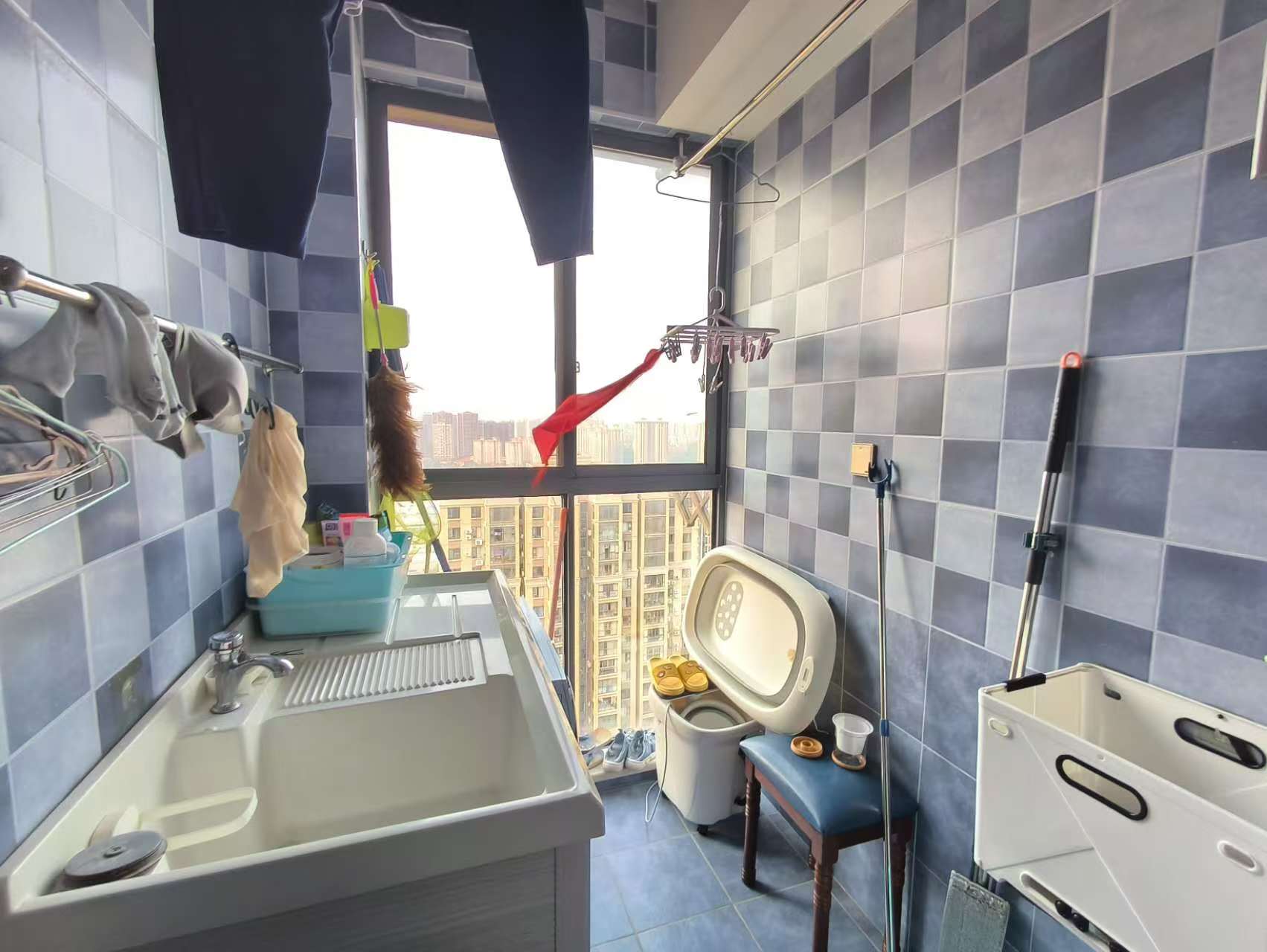 九八缔景城 3室2厅2卫 70.0万 九八缔景城 3室2厅2卫 70.0万室内图