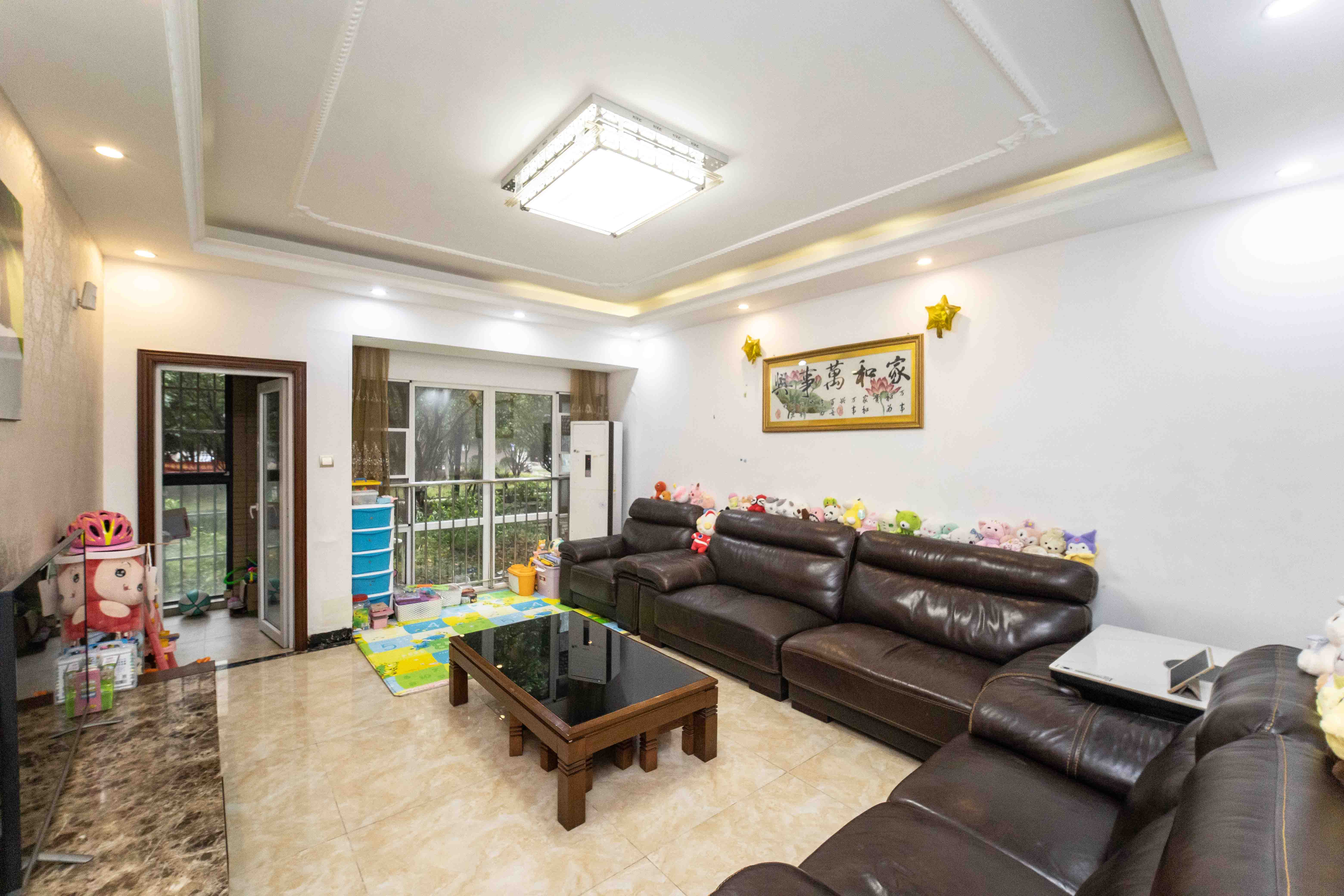 泊爱蓝湾 3室2厅2卫 132.0万 泊爱蓝湾 3室2厅2卫 132.0万客厅