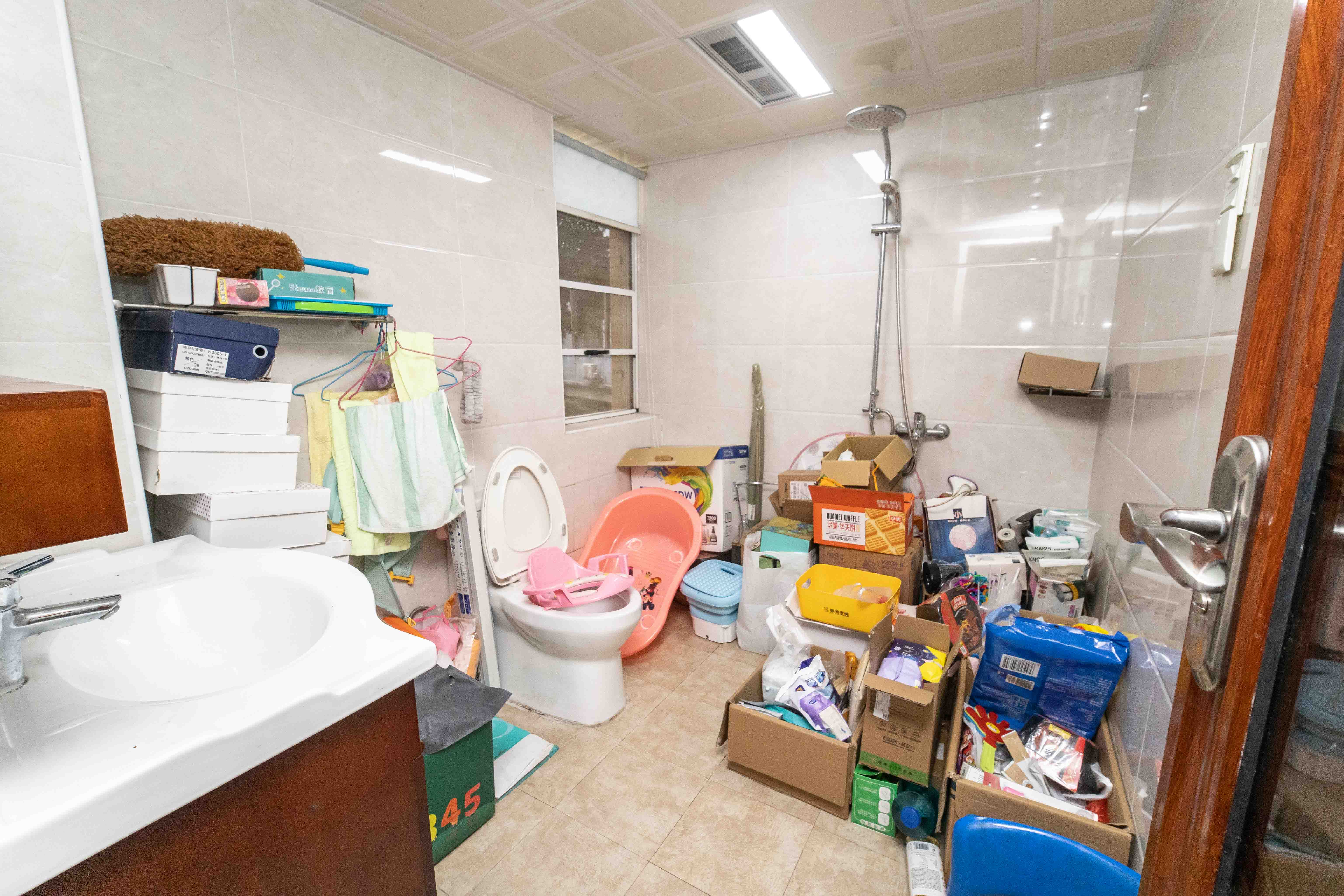 泊爱蓝湾  3室2厅2卫    132.0万卫生间