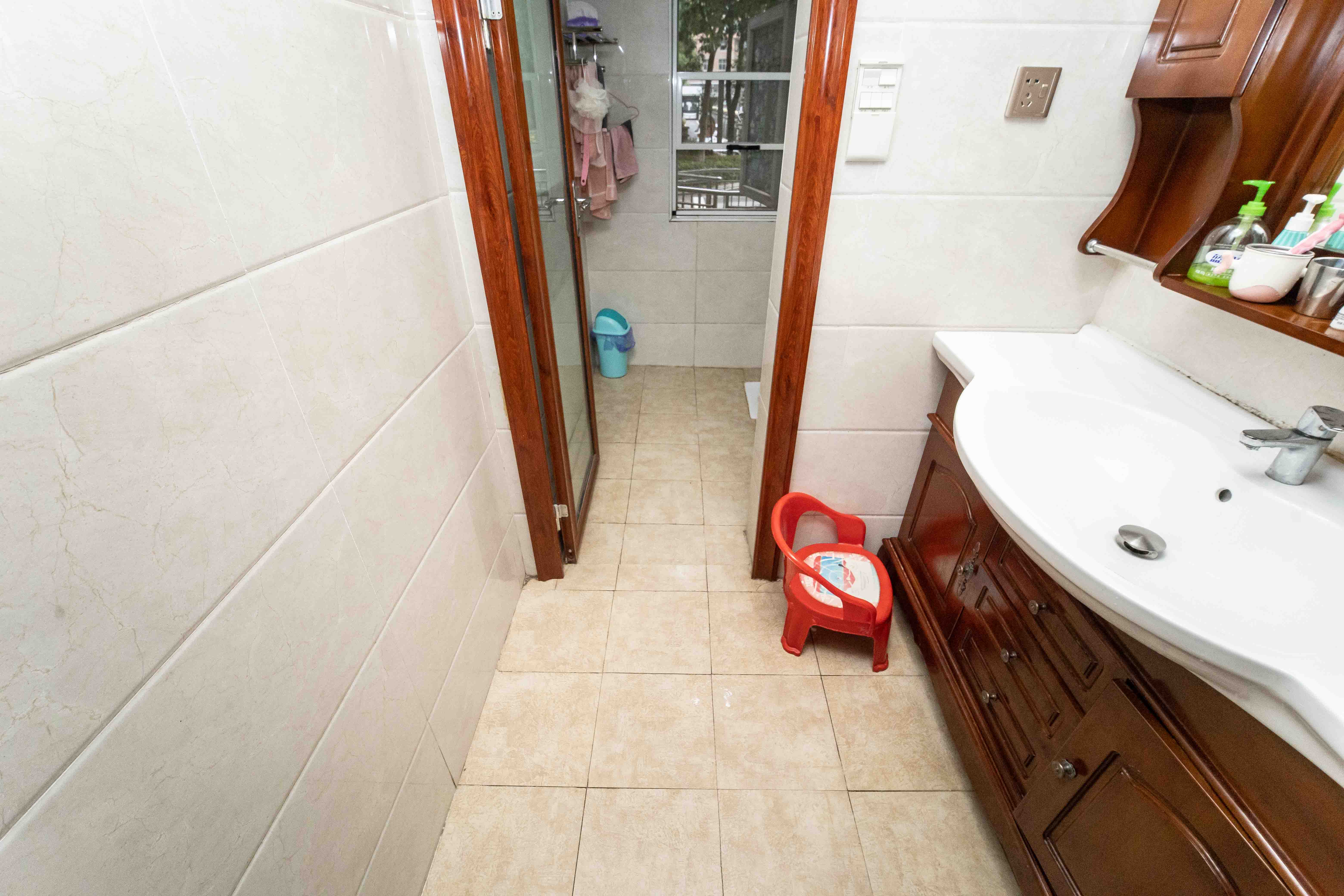 泊爱蓝湾 3室2厅2卫 132.0万 泊爱蓝湾 3室2厅2卫 132.0万卫生间