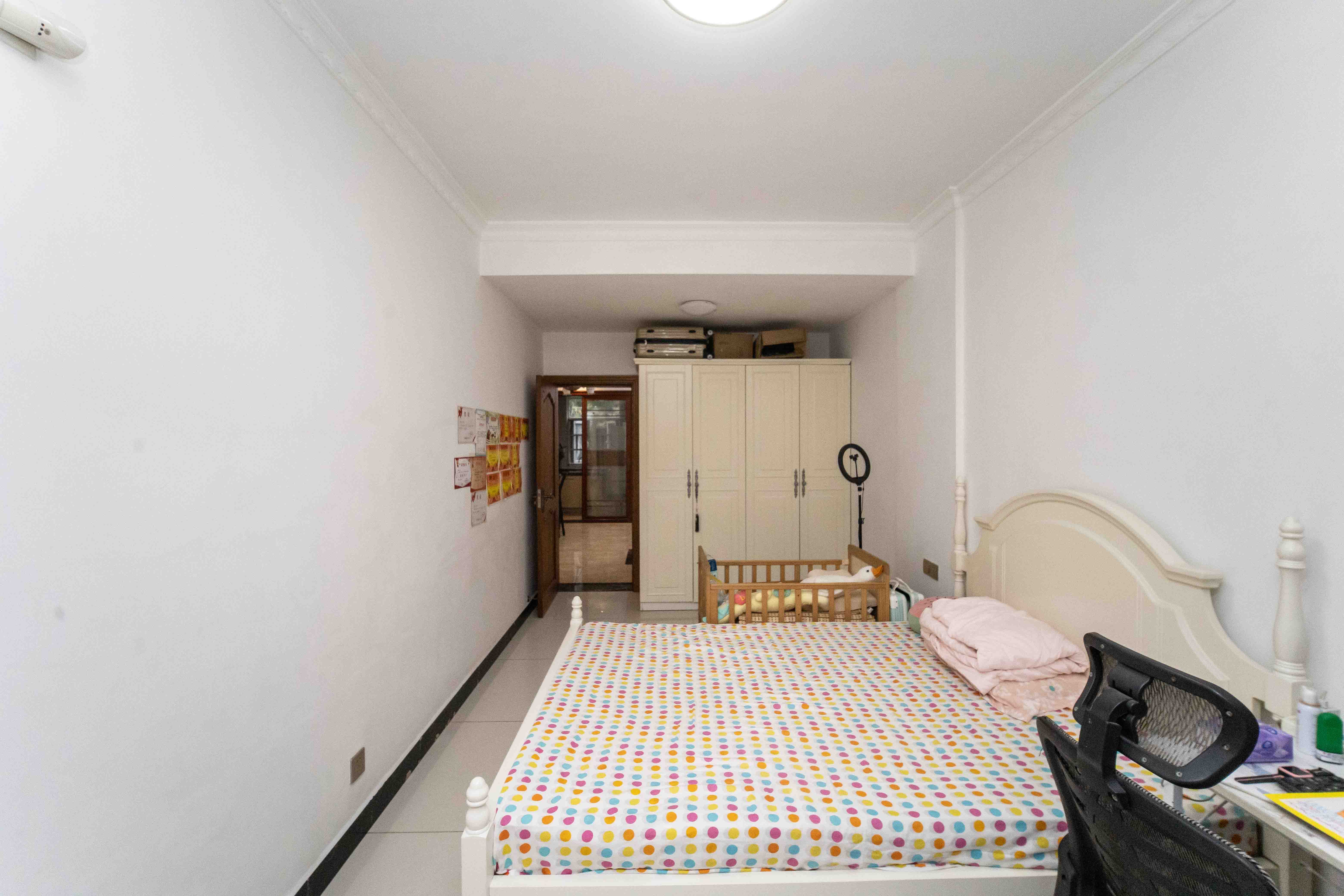 泊爱蓝湾  3室2厅2卫    132.0万卧室