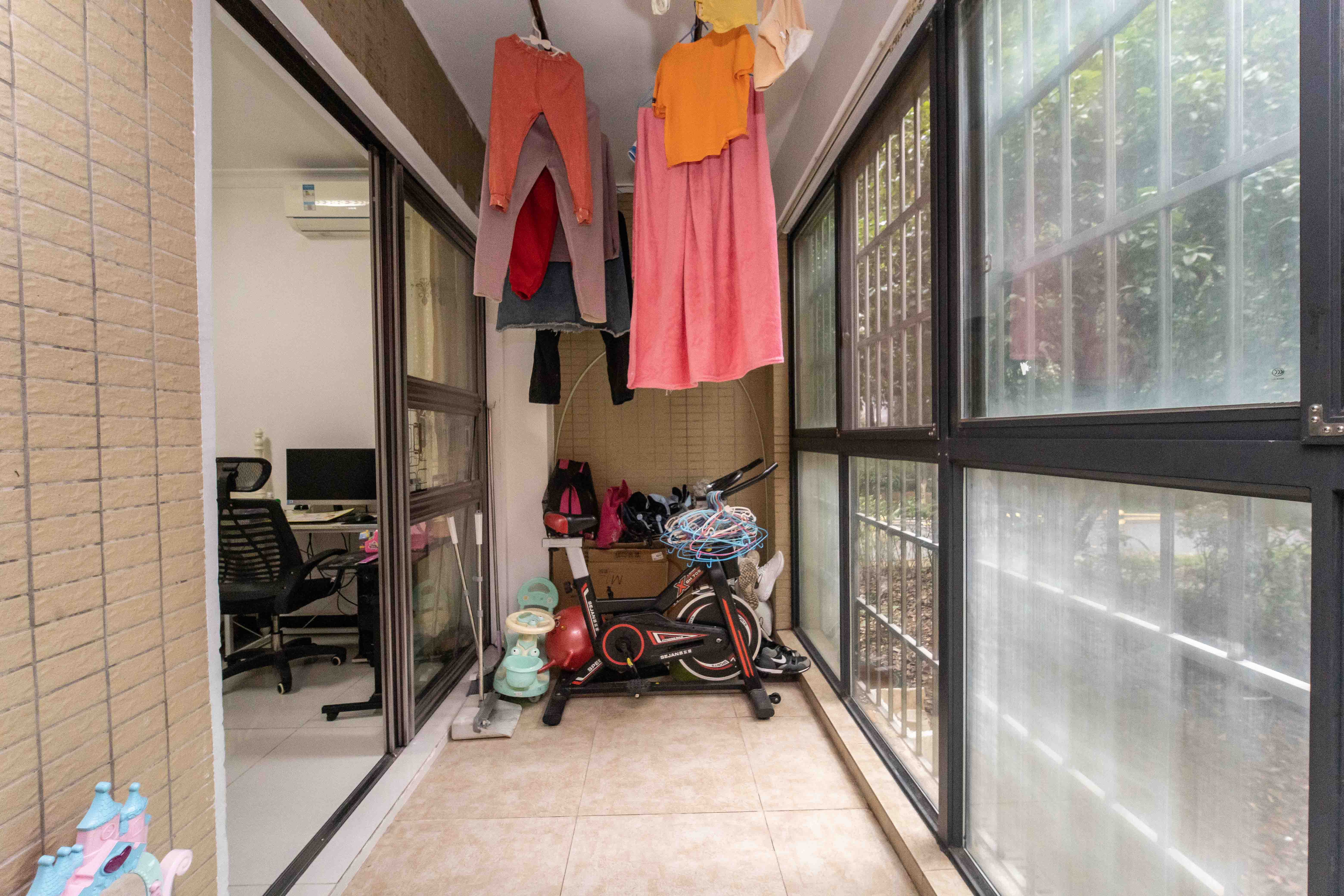 泊爱蓝湾 3室2厅2卫 132.0万 泊爱蓝湾 3室2厅2卫 132.0万阳台