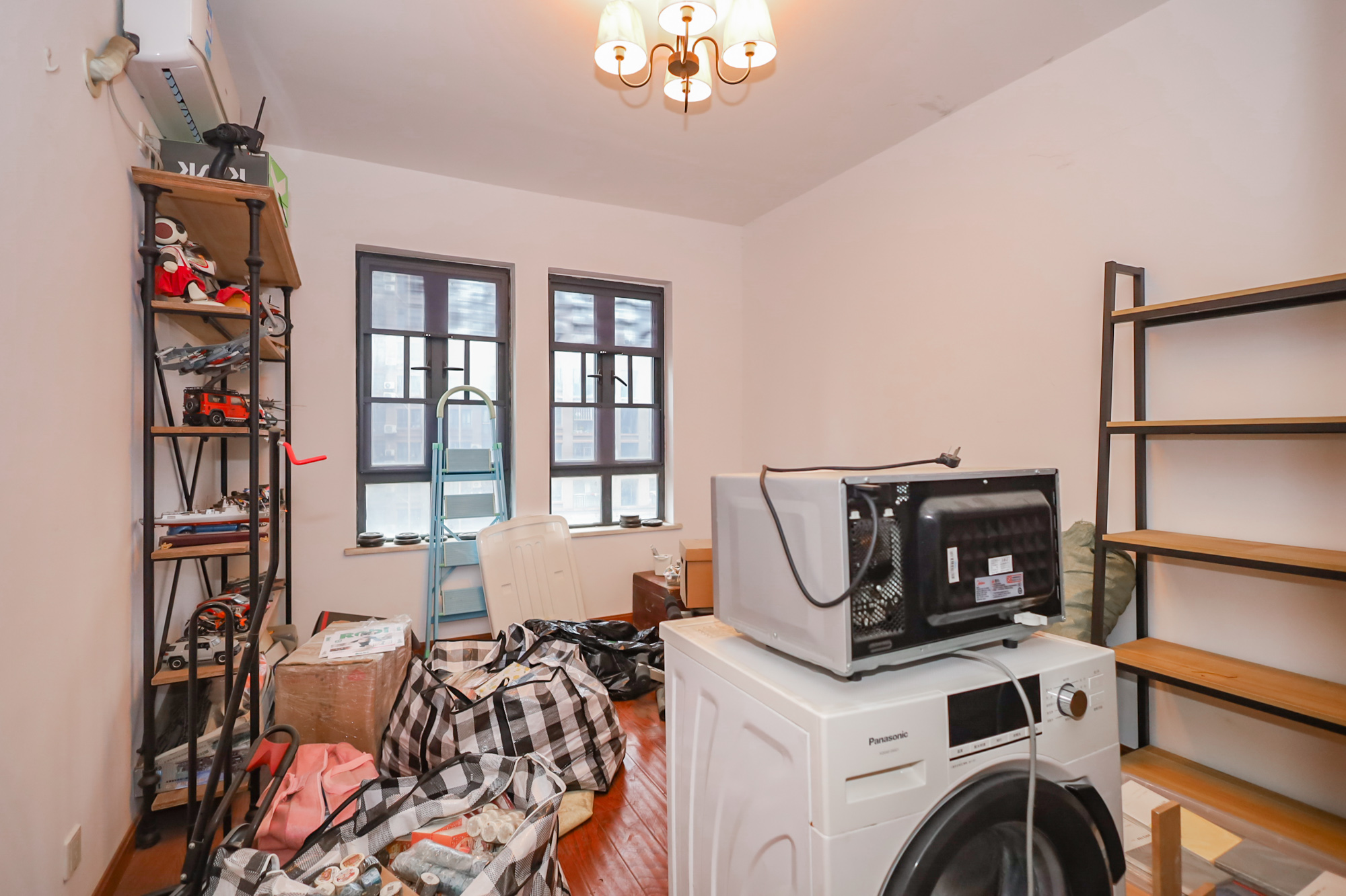 山水誉峰 3室2厅2卫 155.0万 山水誉峰 3室2厅2卫 155.0万卧室