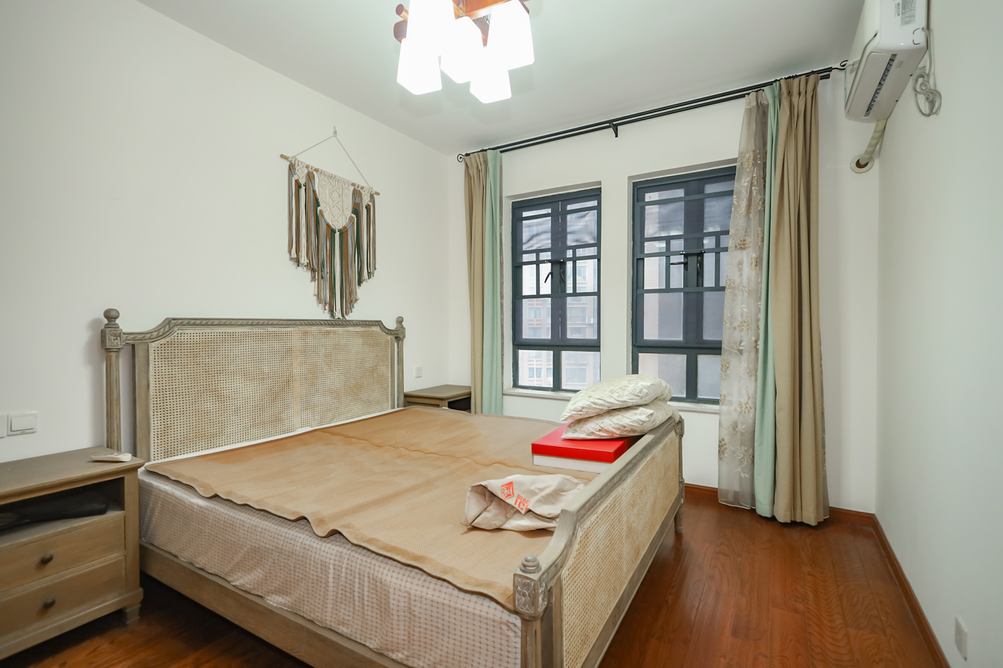 山水誉峰 3室2厅2卫 155.0万 山水誉峰 3室2厅2卫 155.0万卧室