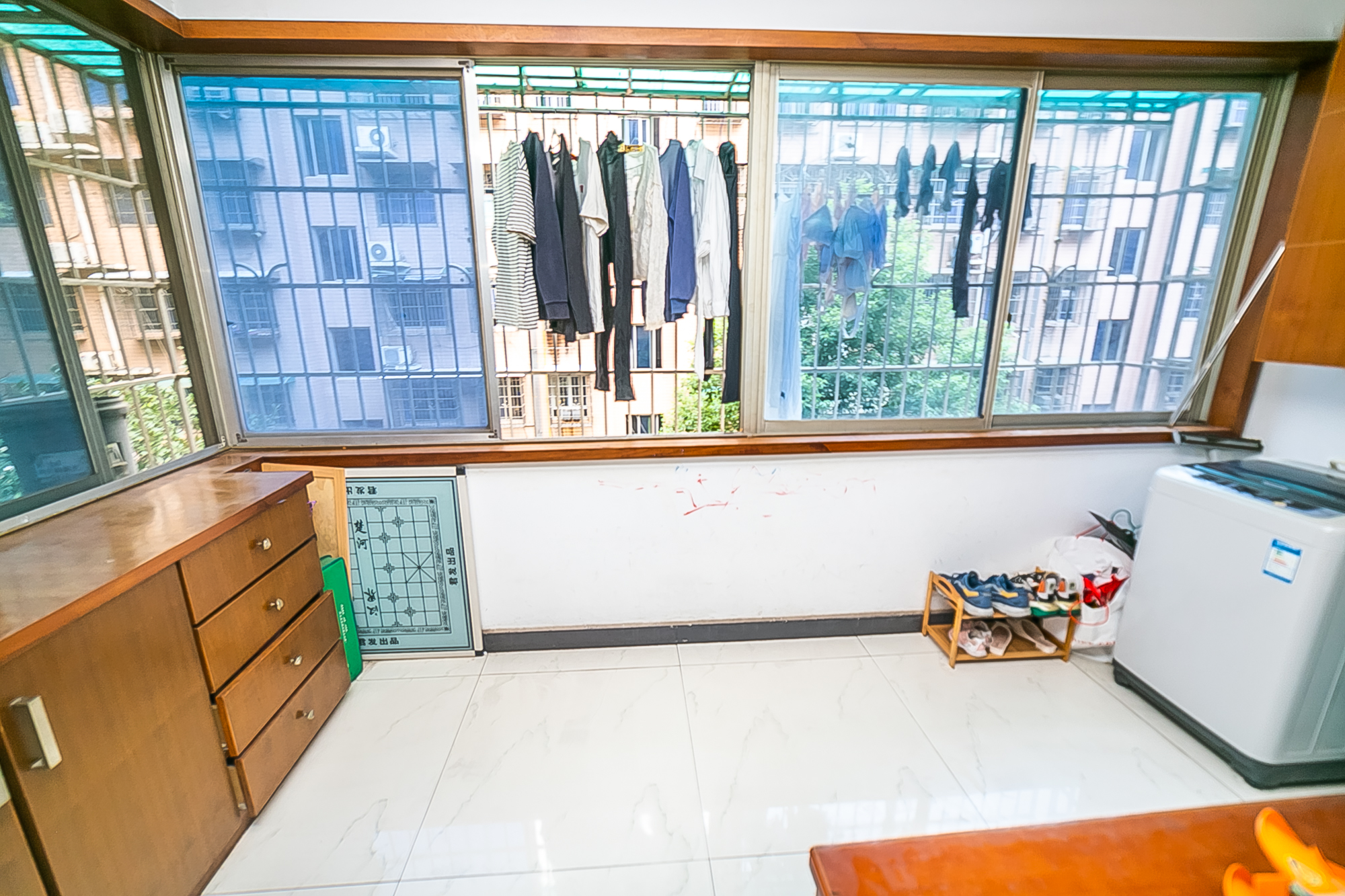 翡翠林居  2室2厅1卫   75.00万阳台