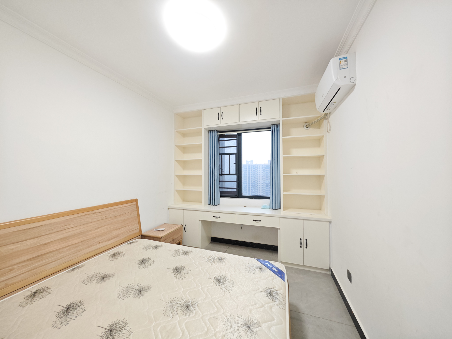 中建嘉和城  3室2厅2卫   125.00万卧室