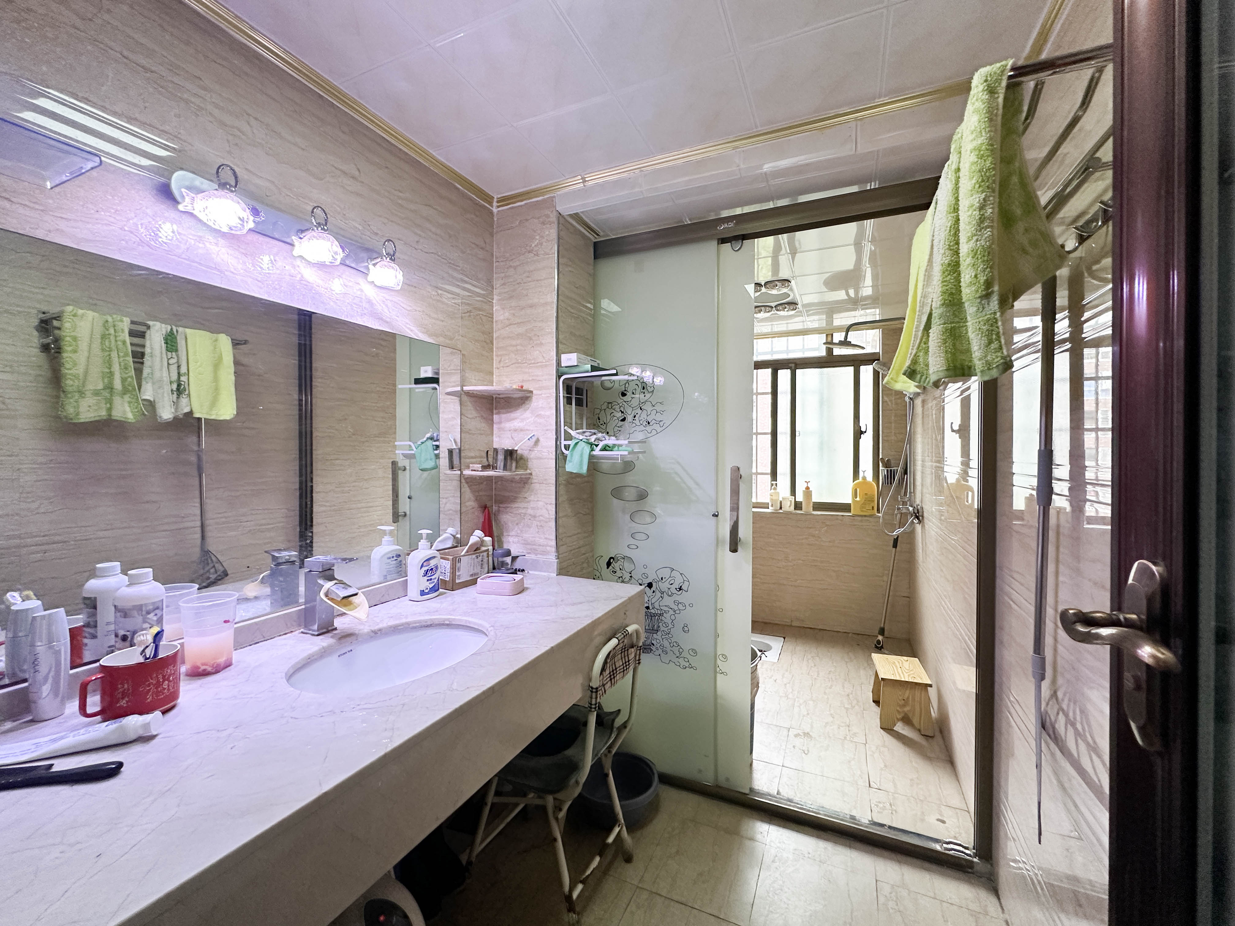 中天瑞景  5室2厅3卫    138.0万 中天瑞景  5室2厅3卫    138.0万卫生间