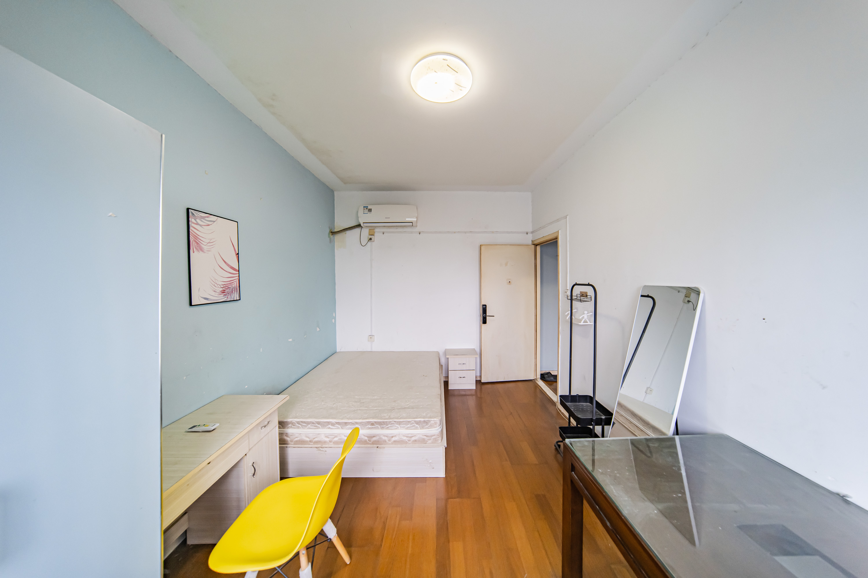 阳光100一期、四五期  3室2厅2卫    95.0万 阳光100一期、四五期  3室2厅2卫    95.0万卧室