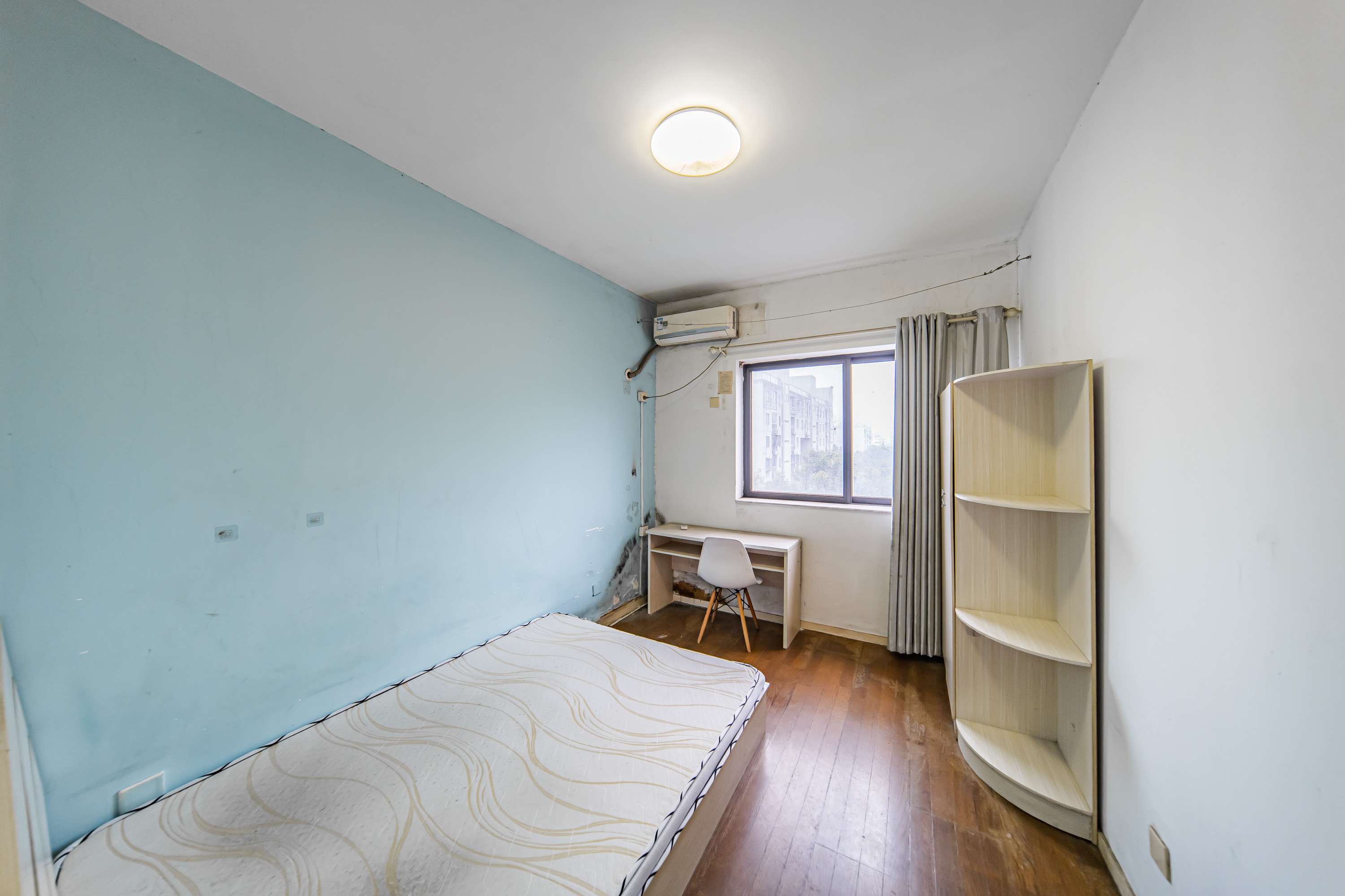 阳光100一期、四五期  3室2厅2卫    95.0万 阳光100一期、四五期  3室2厅2卫    95.0万卧室