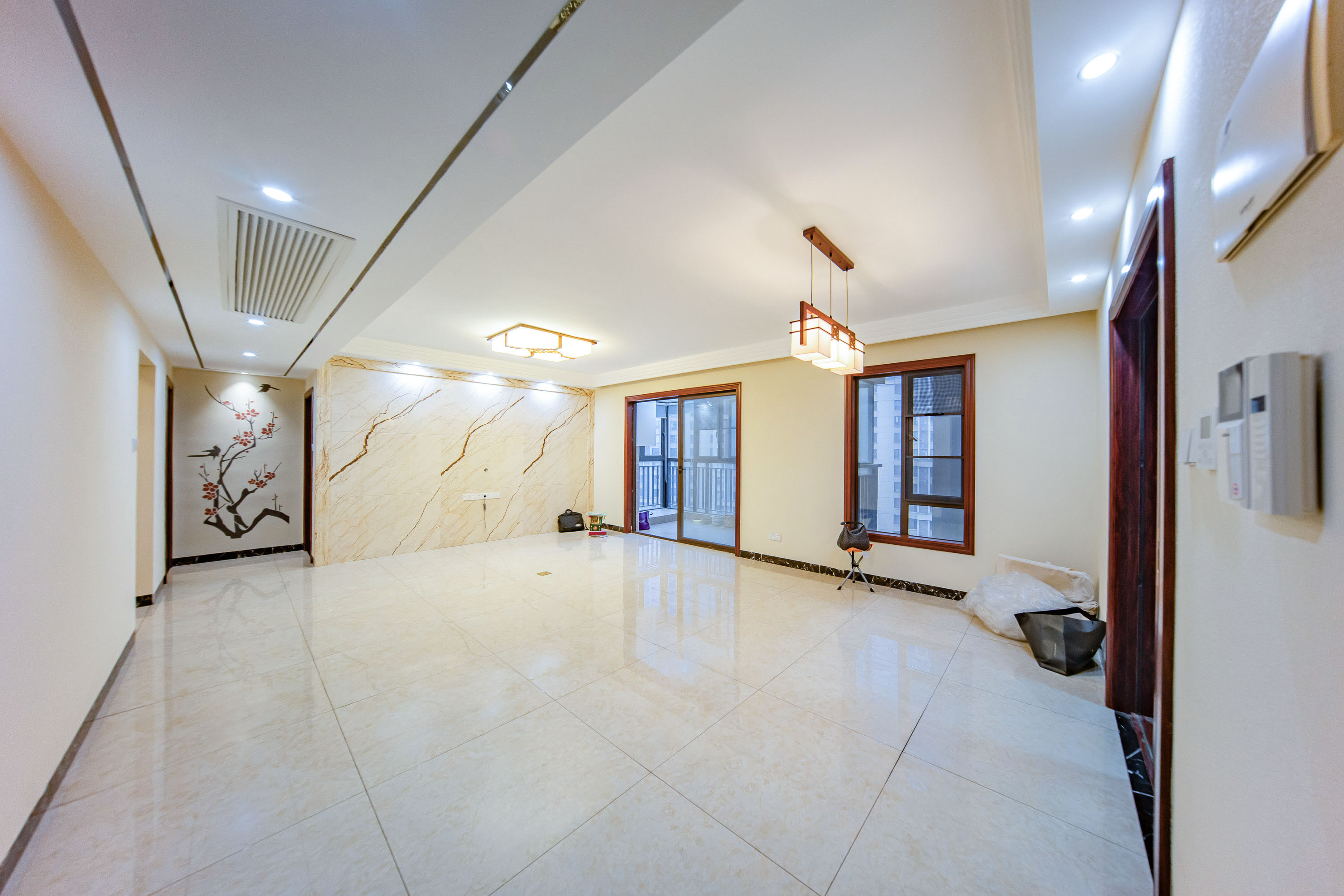 华润橡树湾 4室2厅2卫 158.0万 华润橡树湾 4室2厅2卫 158.0万客厅