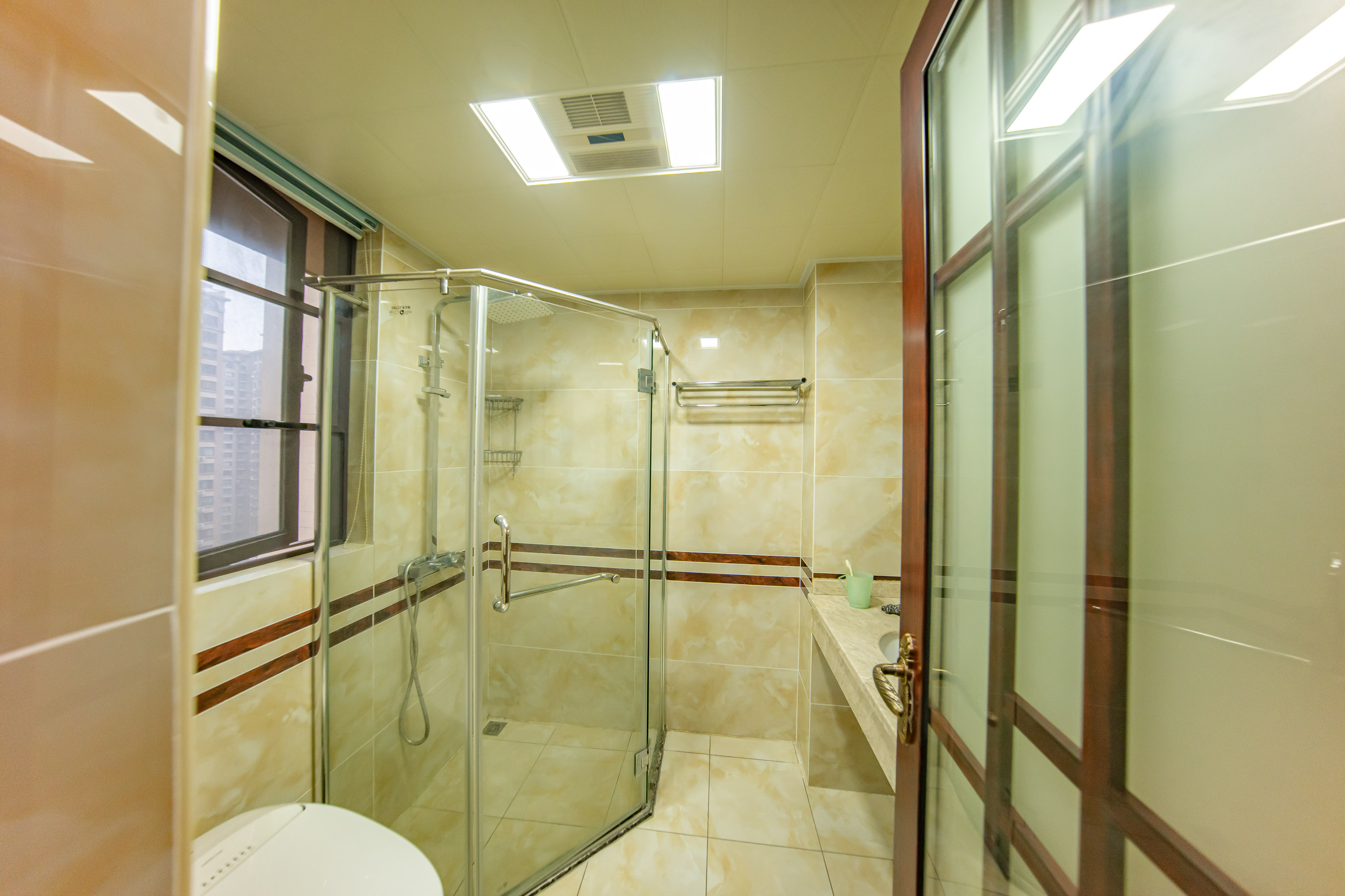 华润橡树湾 4室2厅2卫 158.0万 华润橡树湾 4室2厅2卫 158.0万卫生间