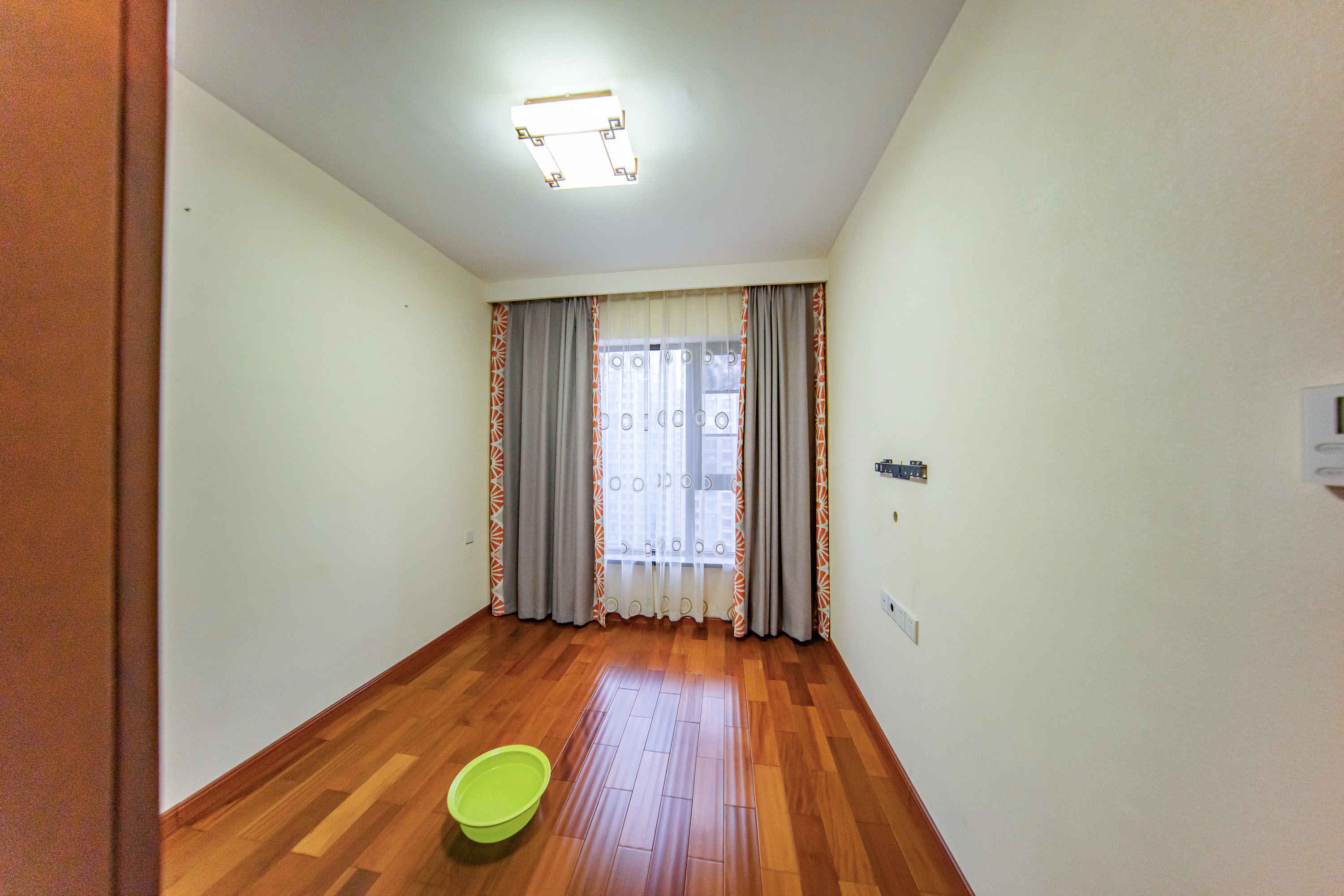 华润橡树湾 4室2厅2卫 158.0万 华润橡树湾 4室2厅2卫 158.0万卧室