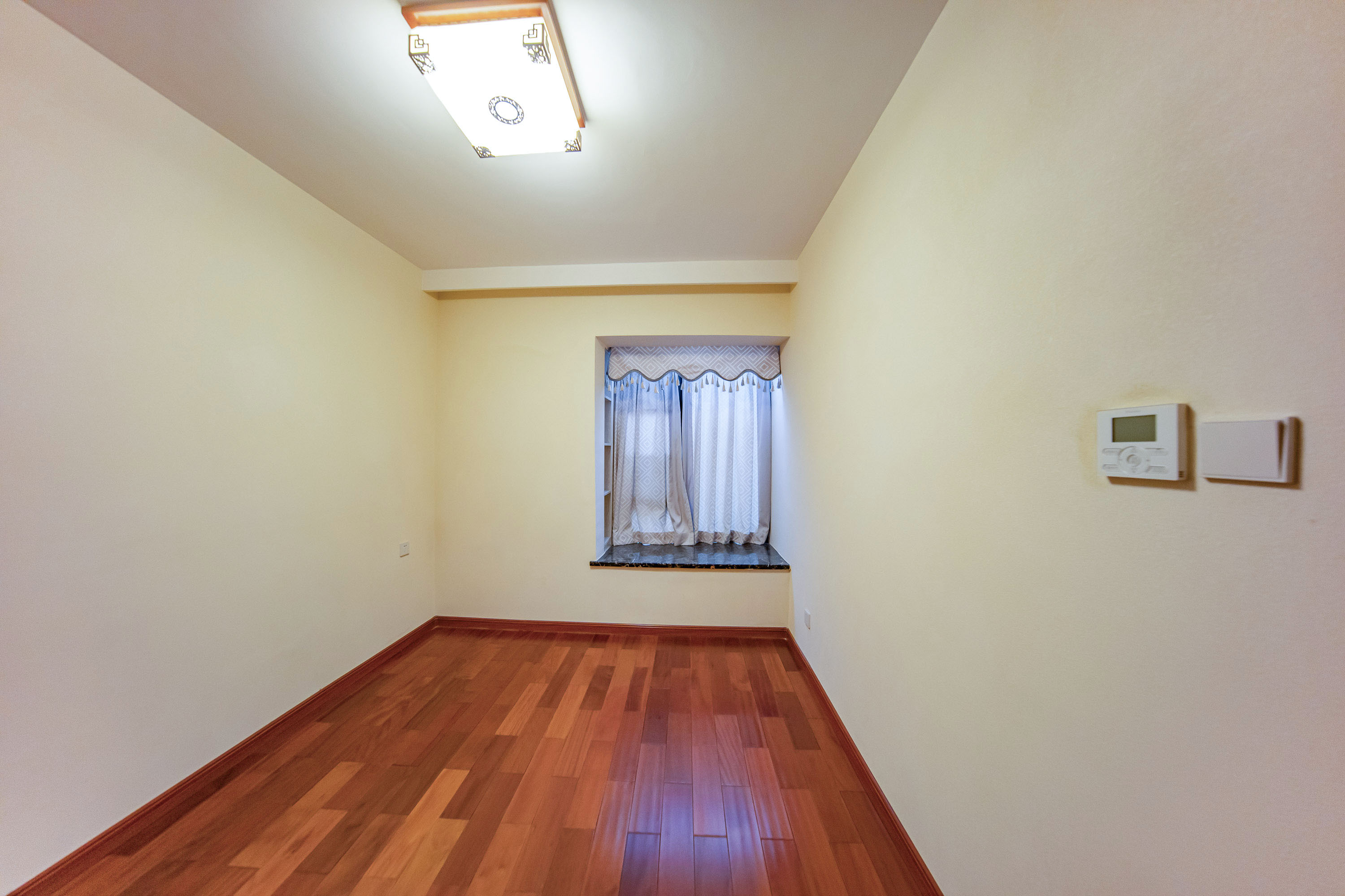 华润橡树湾 4室2厅2卫 158.0万 华润橡树湾 4室2厅2卫 158.0万卧室