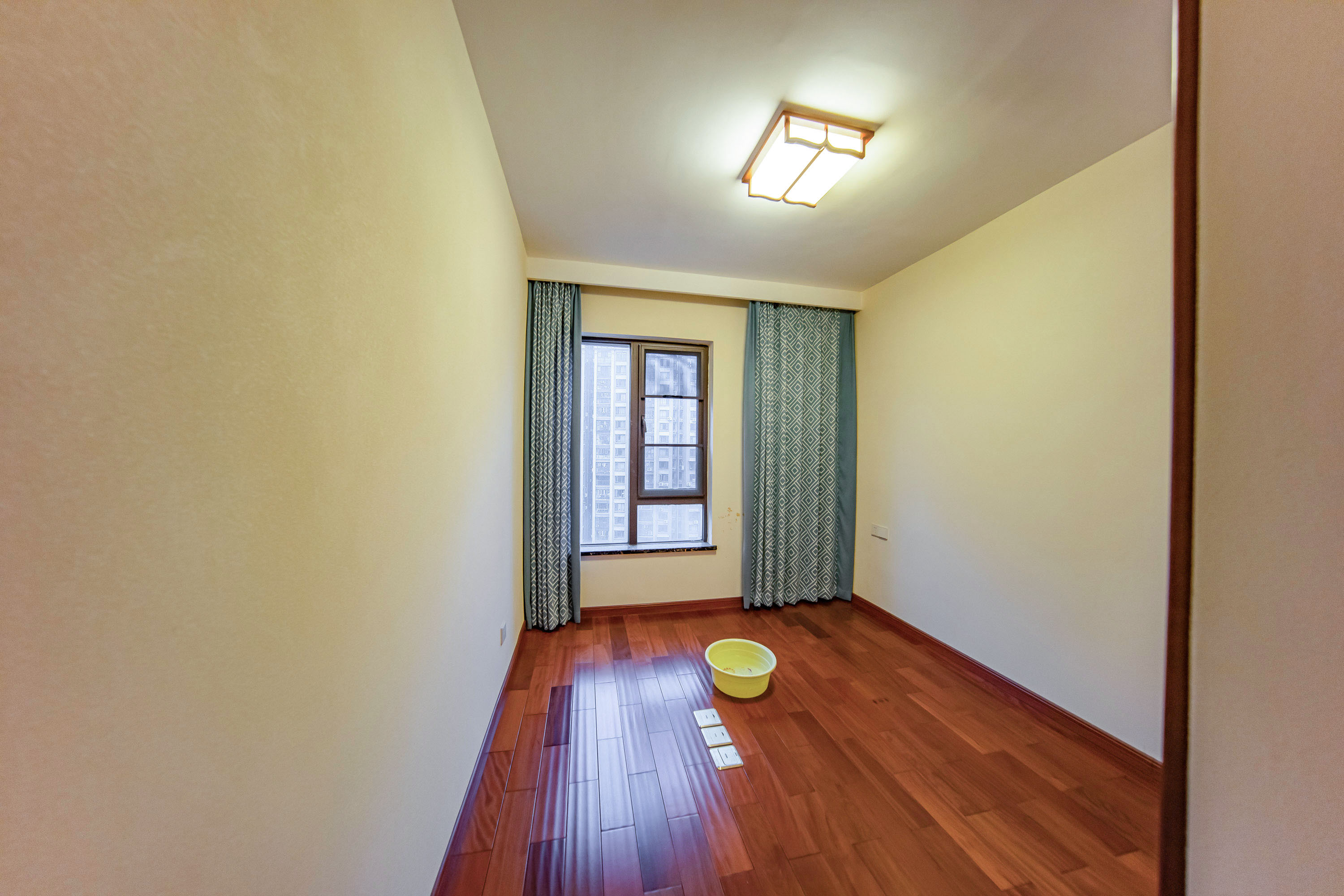 华润橡树湾 4室2厅2卫 158.0万 华润橡树湾 4室2厅2卫 158.0万卧室