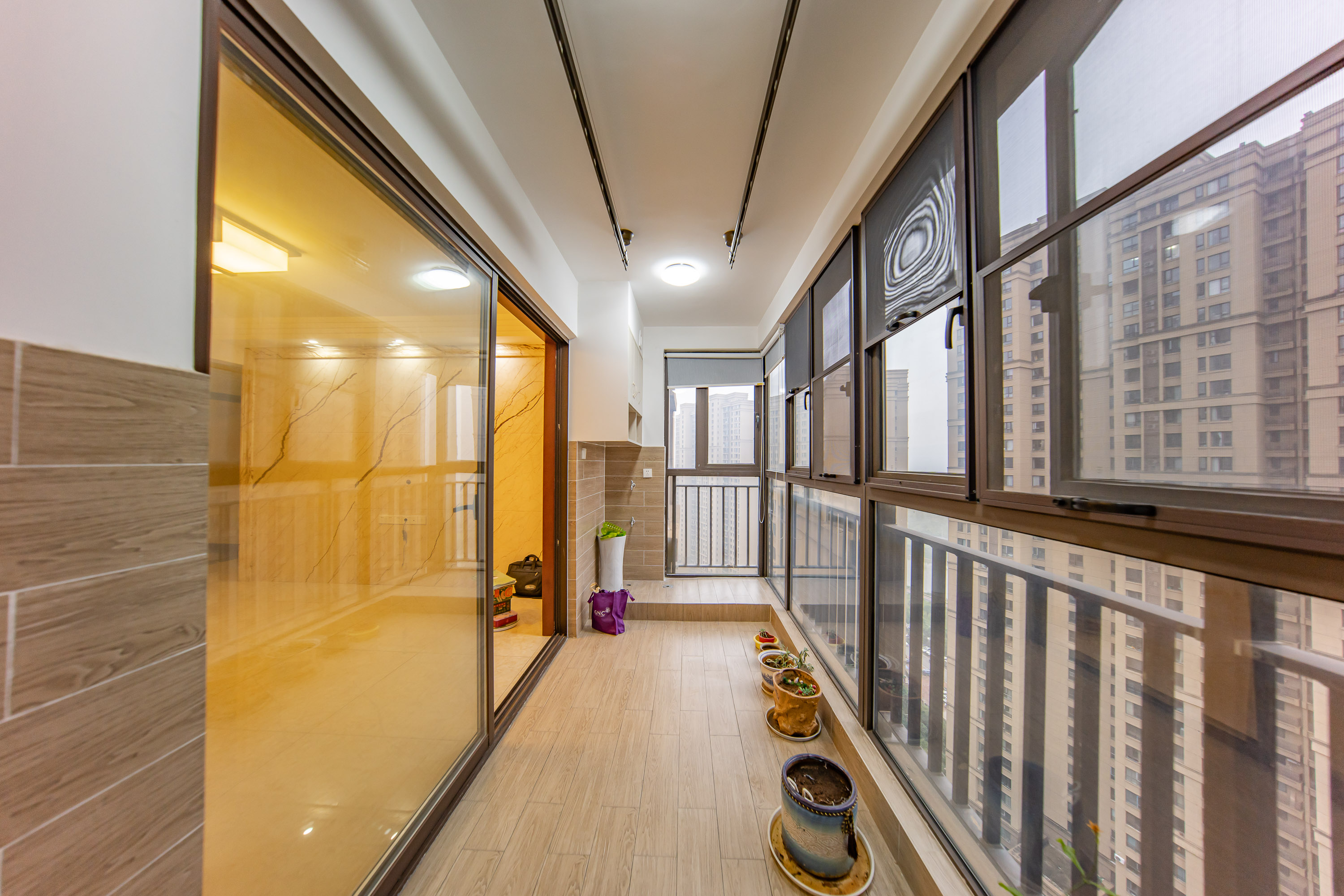 华润橡树湾 4室2厅2卫 158.0万 华润橡树湾 4室2厅2卫 158.0万阳台