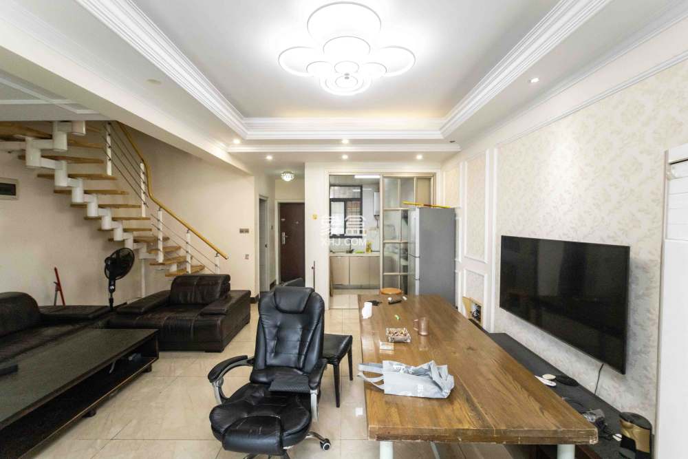 泊爱蓝湾  3室2厅2卫    85.0万