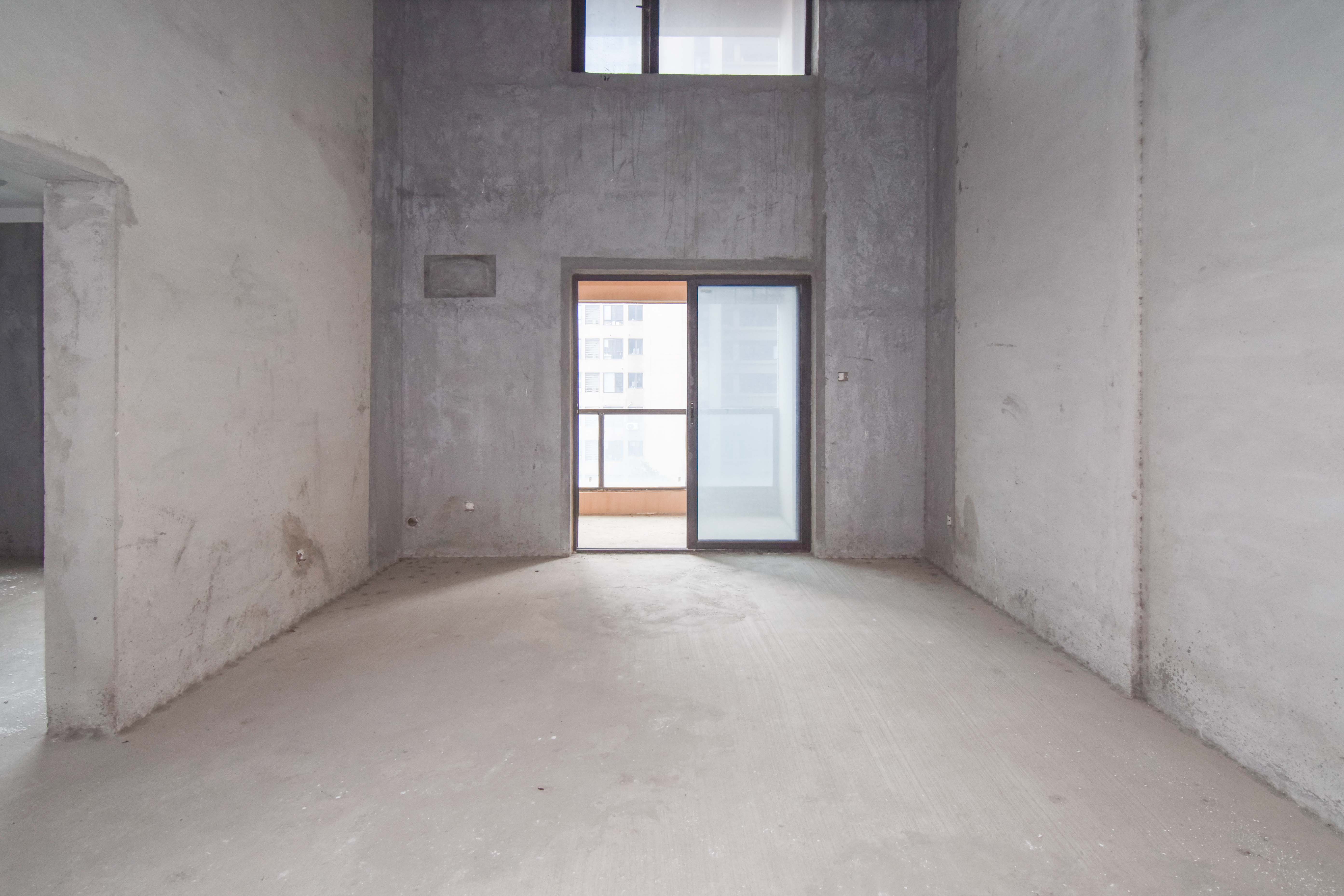 正荣财富中心  4室2厅2卫    73.8万 正荣财富中心  4室2厅2卫    73.8万