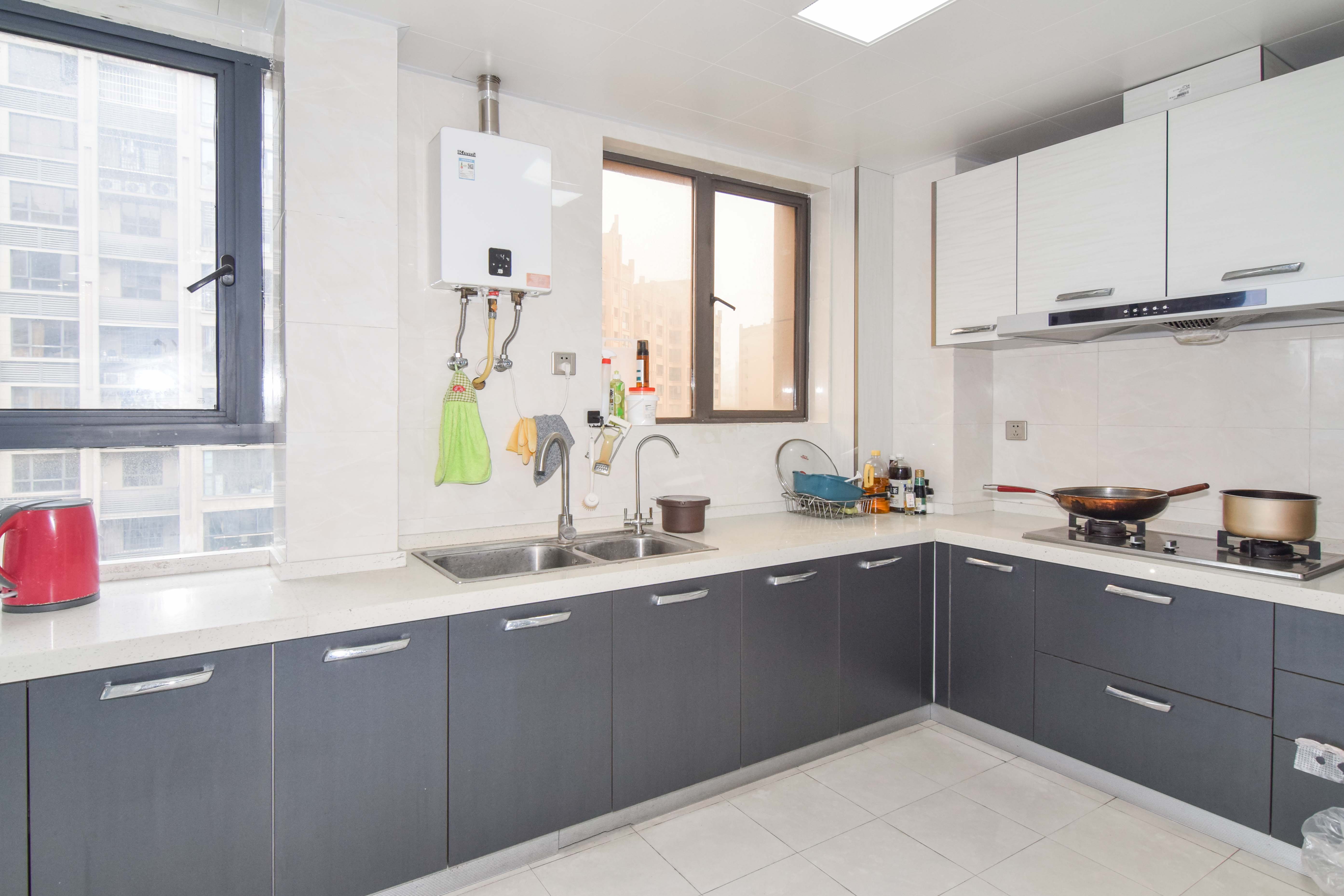 上实望府里 1室0厅0卫 95.0万 上实望府里 1室0厅0卫 95.0万厨房