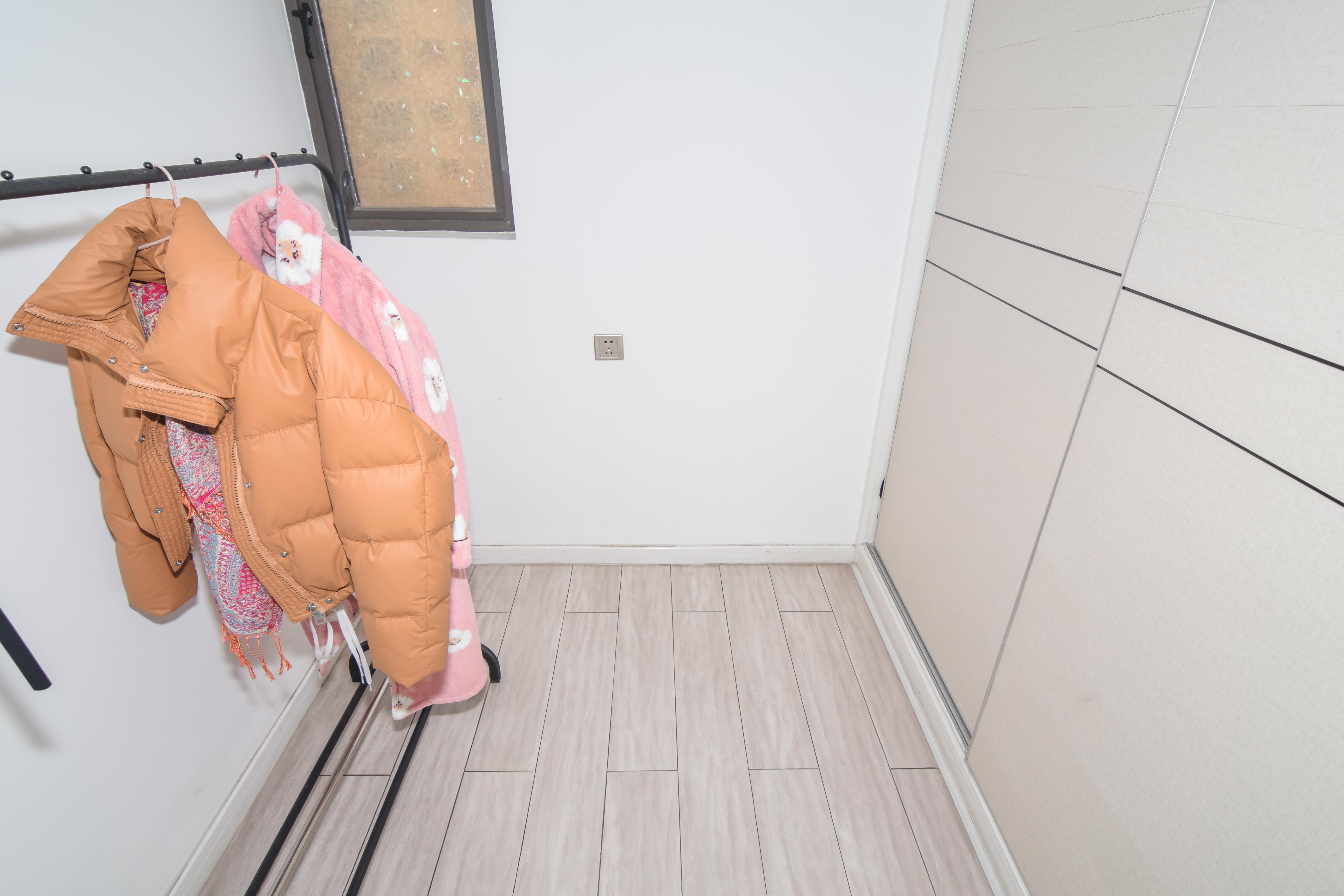 上实望府里 1室0厅0卫 95.0万 上实望府里 1室0厅0卫 95.0万卫生间