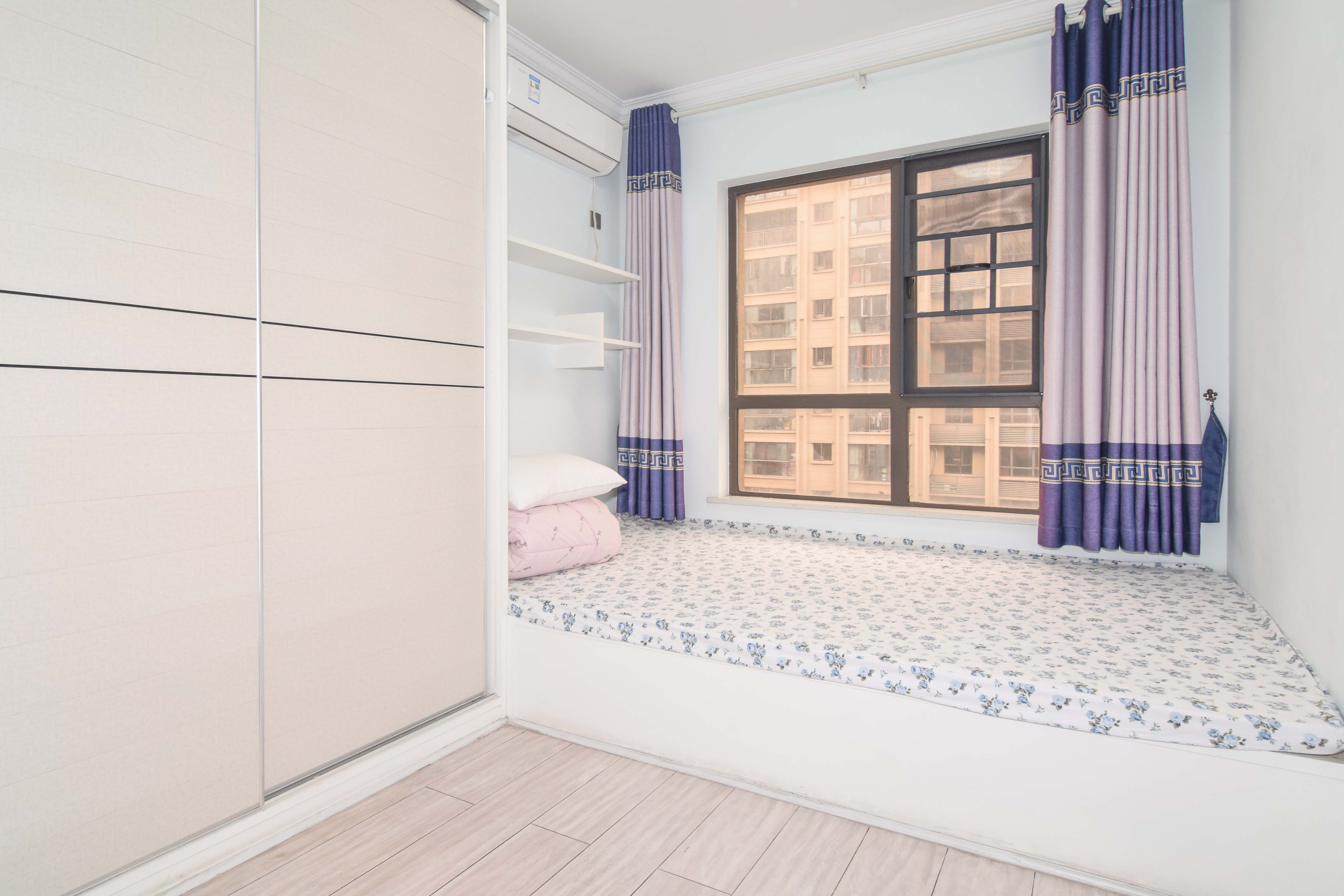 上实望府里 1室0厅0卫 95.0万 上实望府里 1室0厅0卫 95.0万卧室