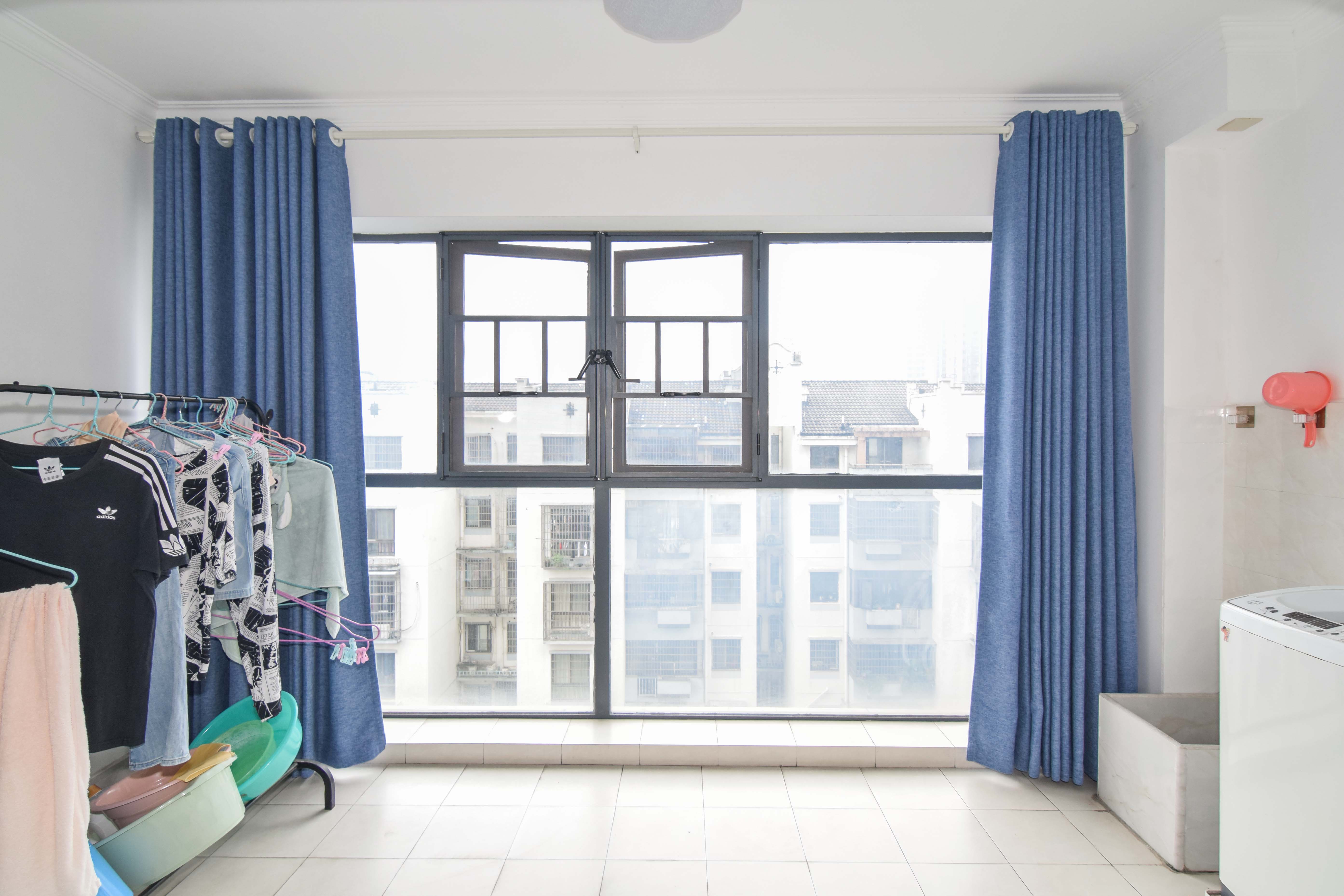 上实望府里 1室0厅0卫 95.0万 上实望府里 1室0厅0卫 95.0万阳台