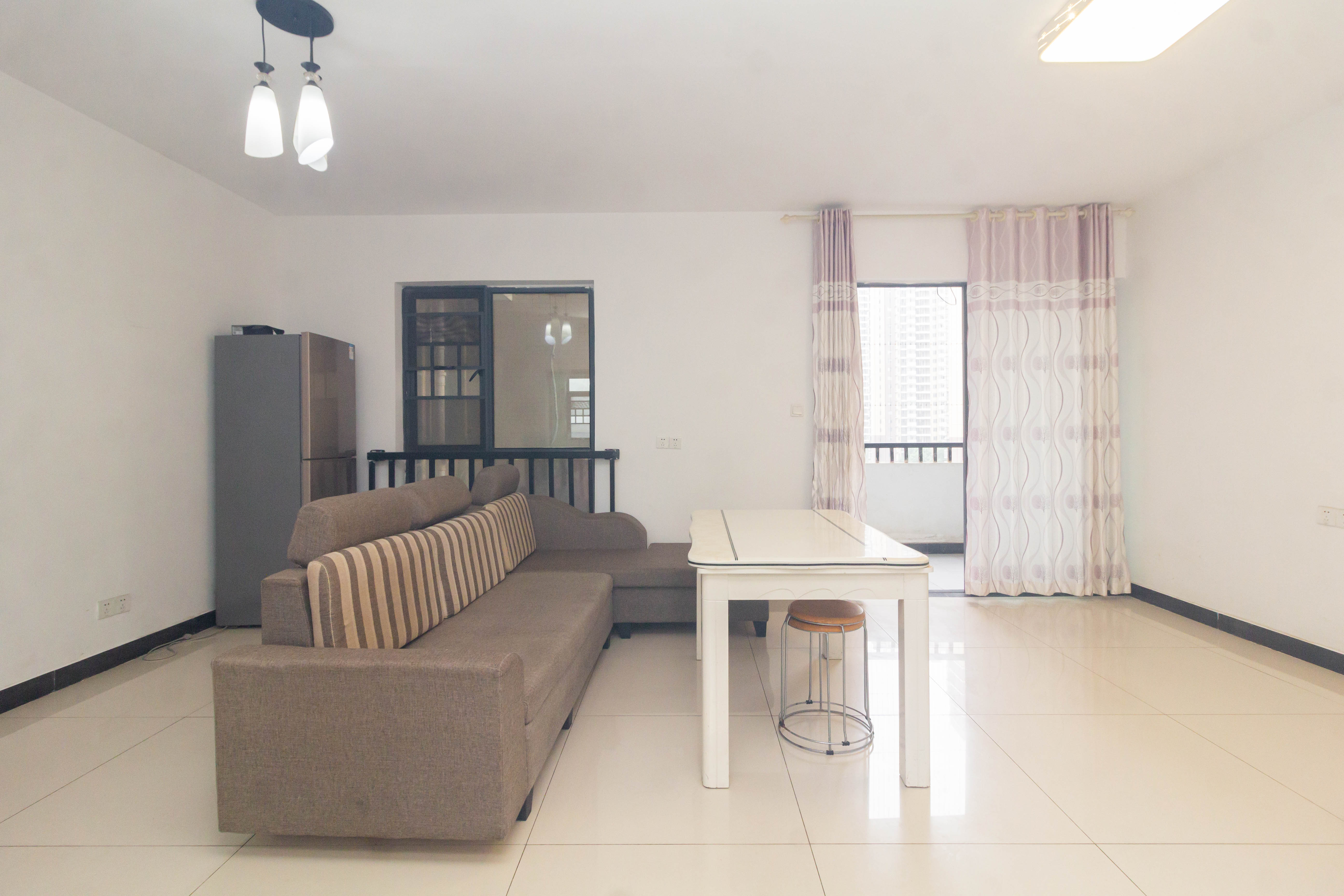 中国铁建国际城二期  3室2厅1卫    62.8万 中国铁建国际城二期  3室2厅1卫    62.8万客厅