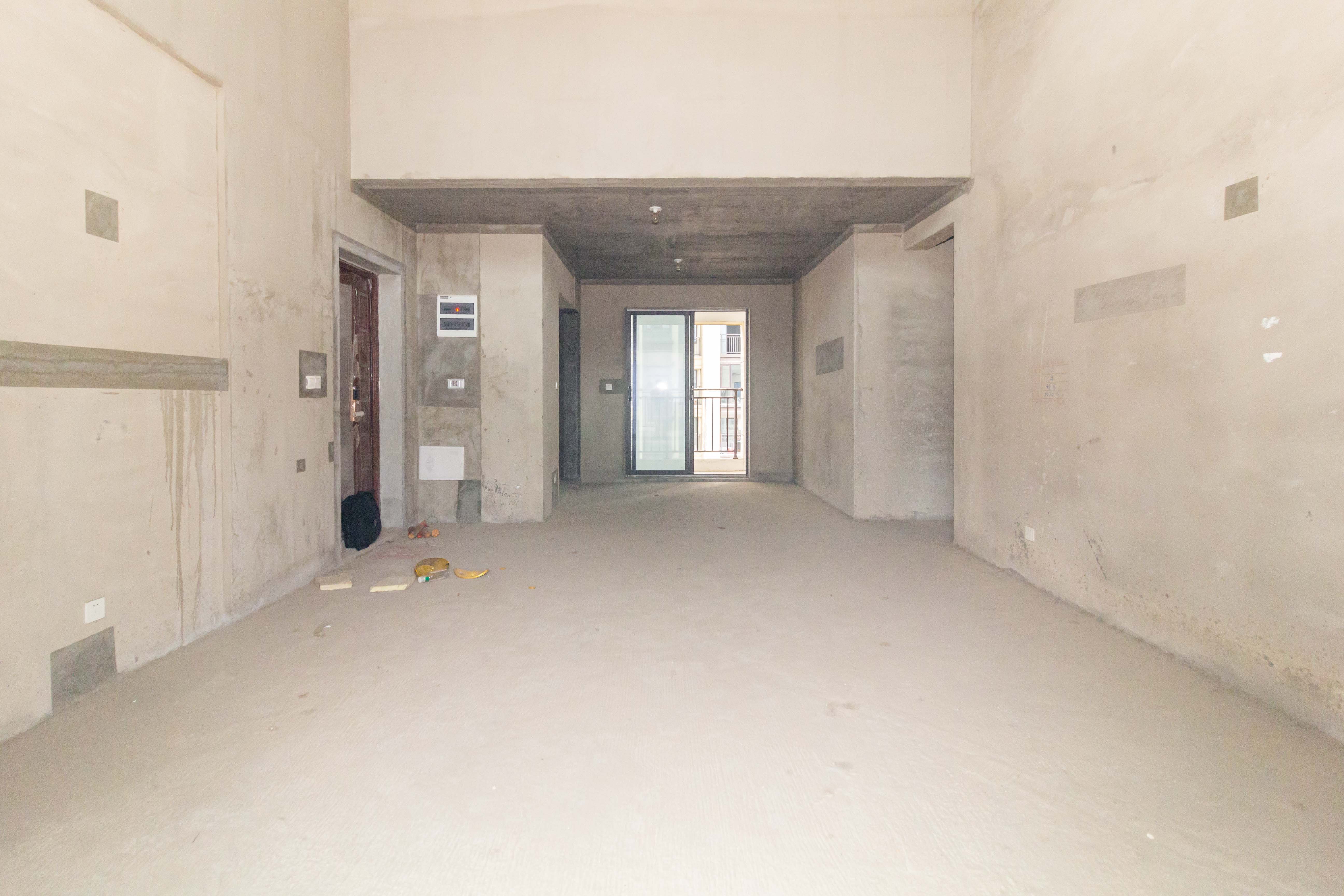 中交中央公园D3区 5室2厅4卫 365.0万 中交中央公园D3区 5室2厅4卫 365.0万客厅