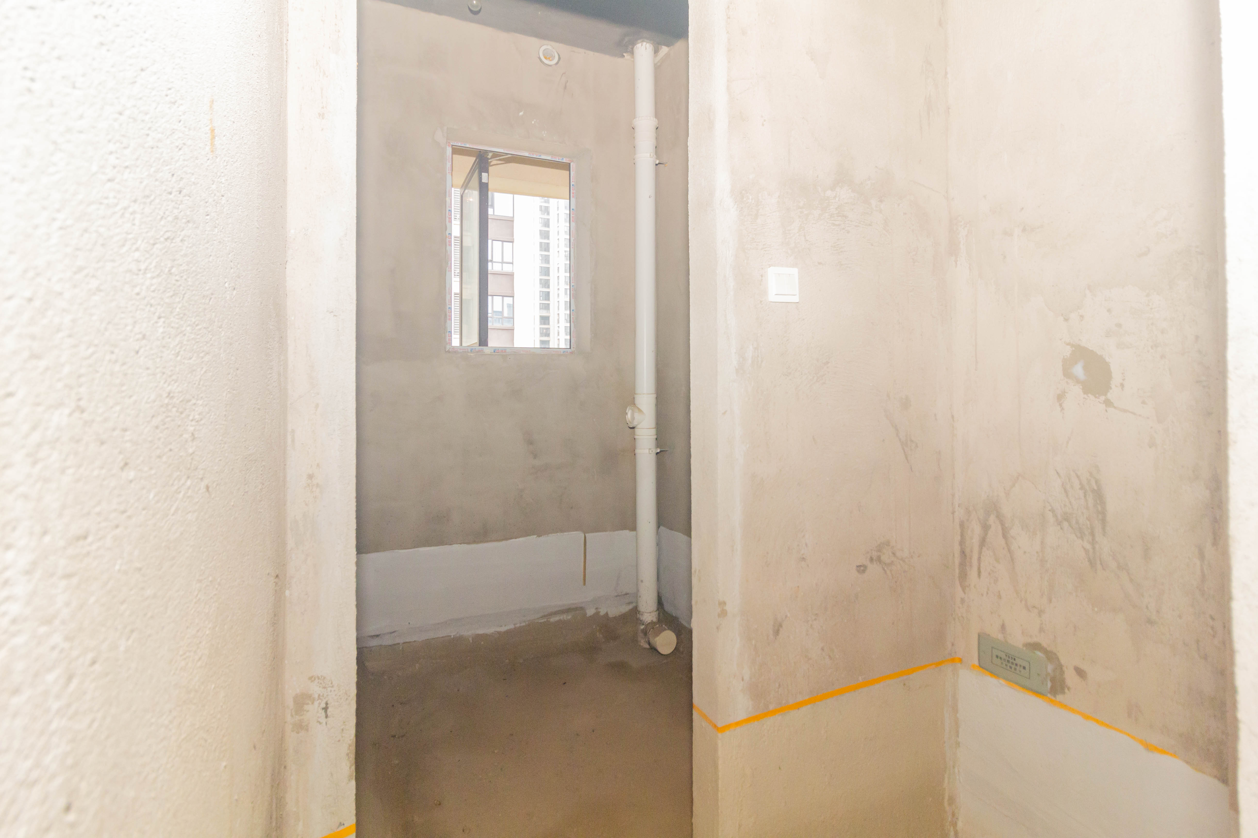 中交中央公园D3区 5室2厅4卫 365.0万 中交中央公园D3区 5室2厅4卫 365.0万卫生间