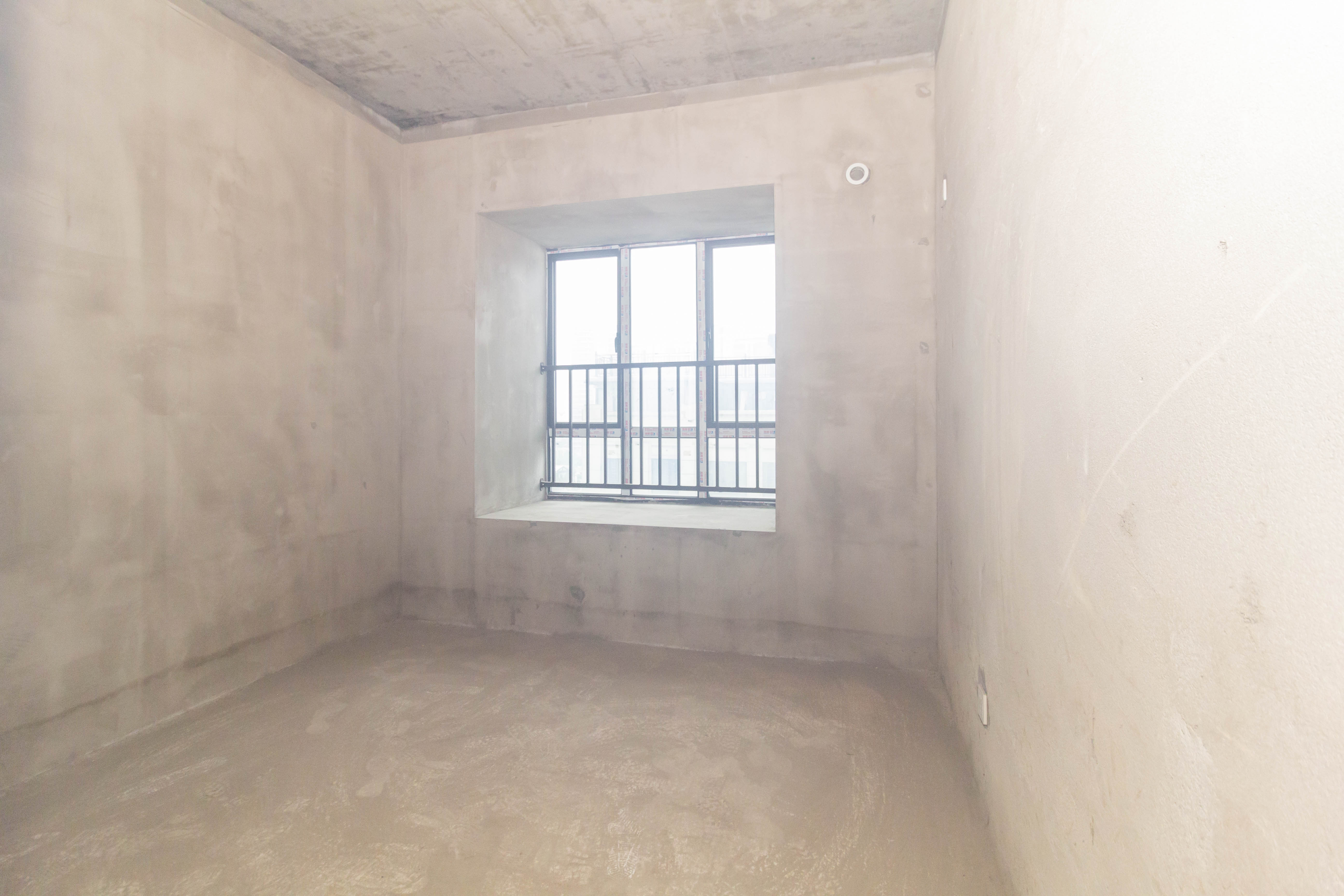 中交中央公园D3区 5室2厅4卫 365.0万 中交中央公园D3区 5室2厅4卫 365.0万卧室