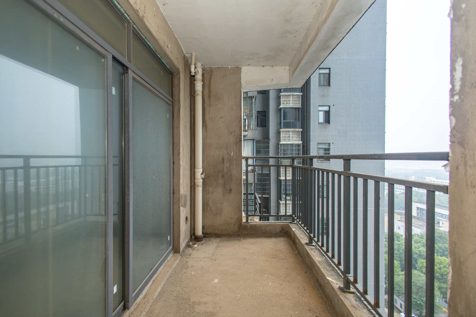 星电恬园  4室2厅2卫    96.0万 星电恬园  4室2厅2卫    96.0万阳台