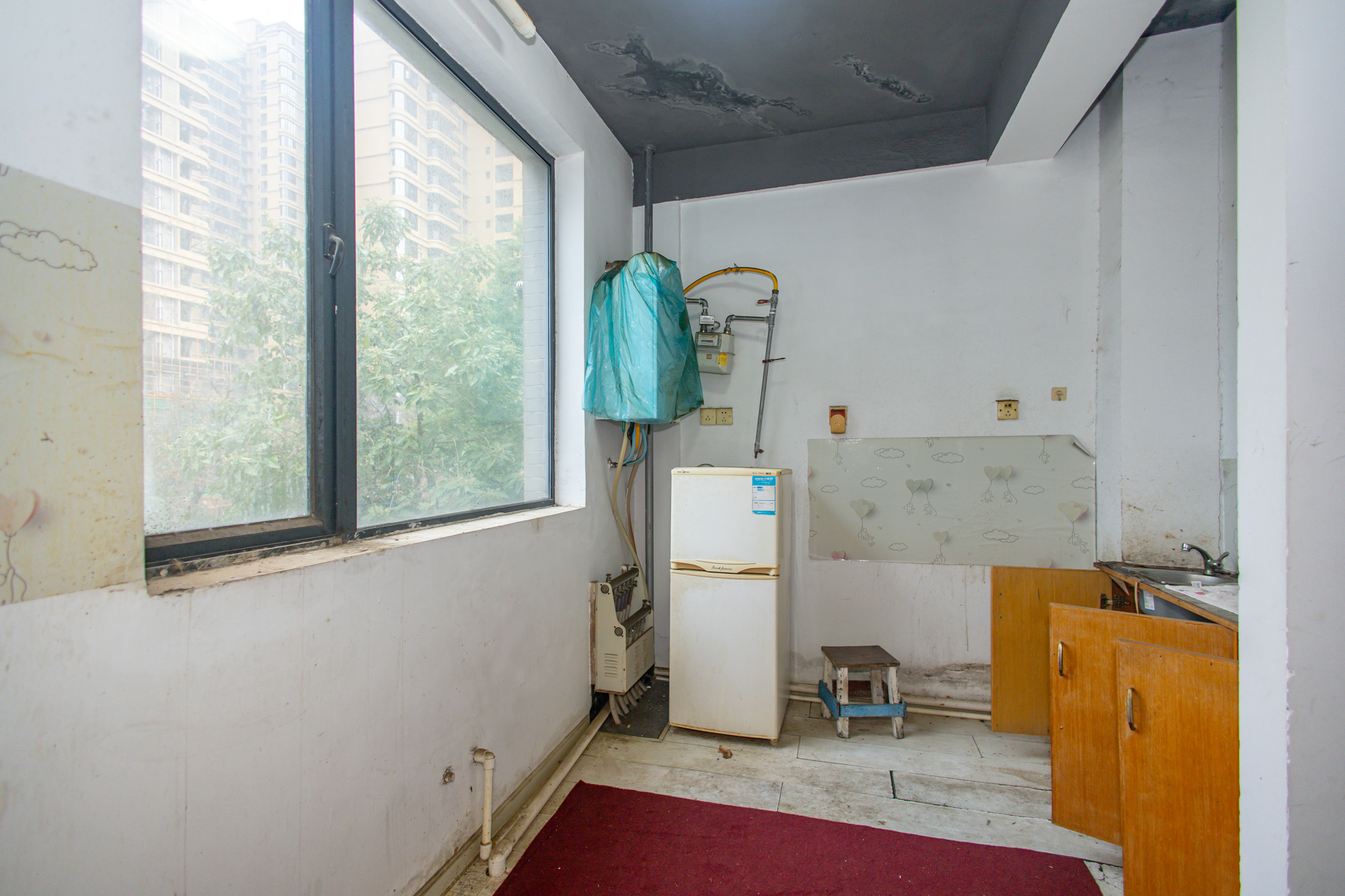 美林水郡  4室2厅1卫    150.0万 美林水郡  4室2厅1卫    150.0万厨房