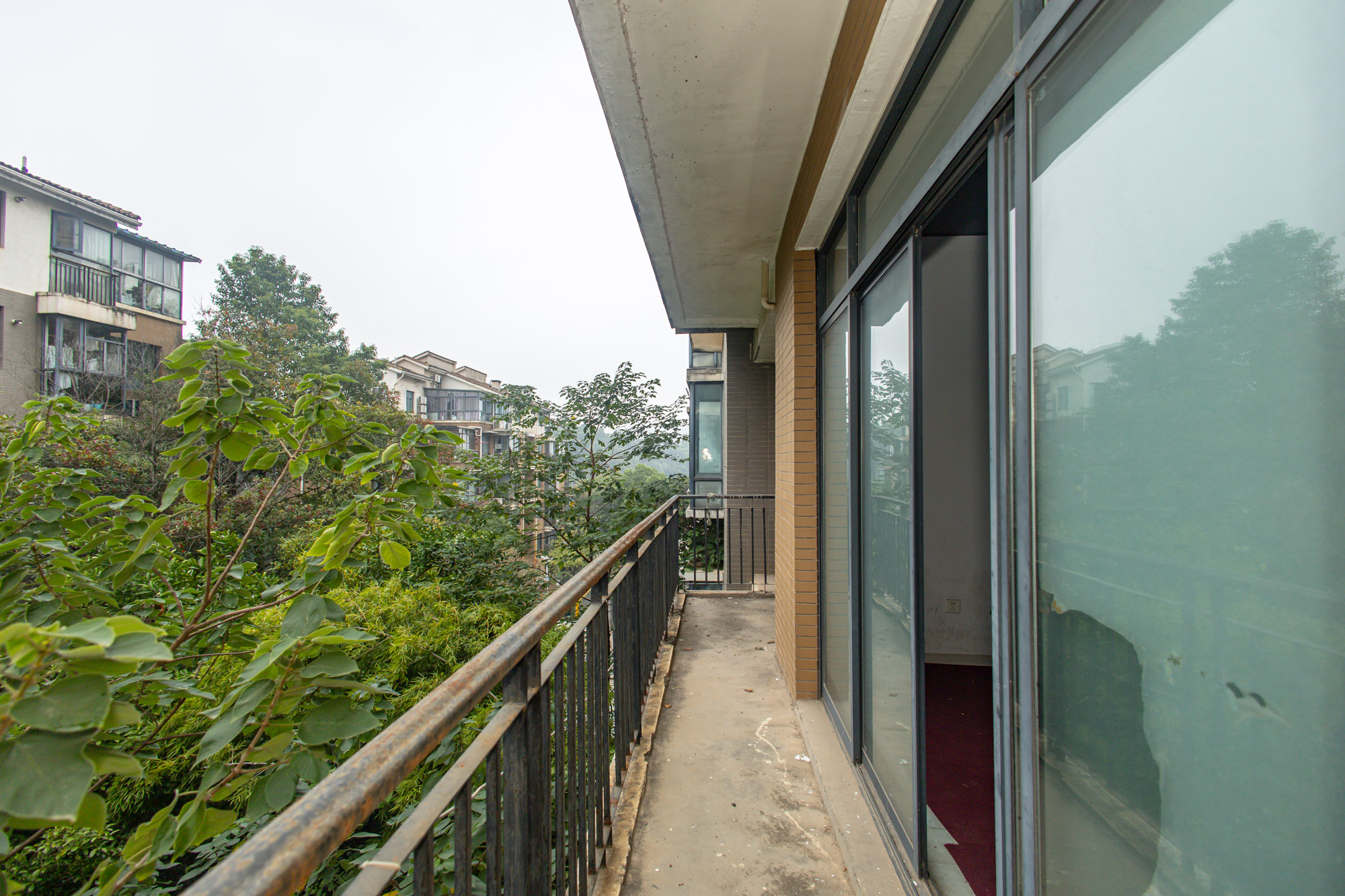 美林水郡  4室2厅1卫    150.0万阳台