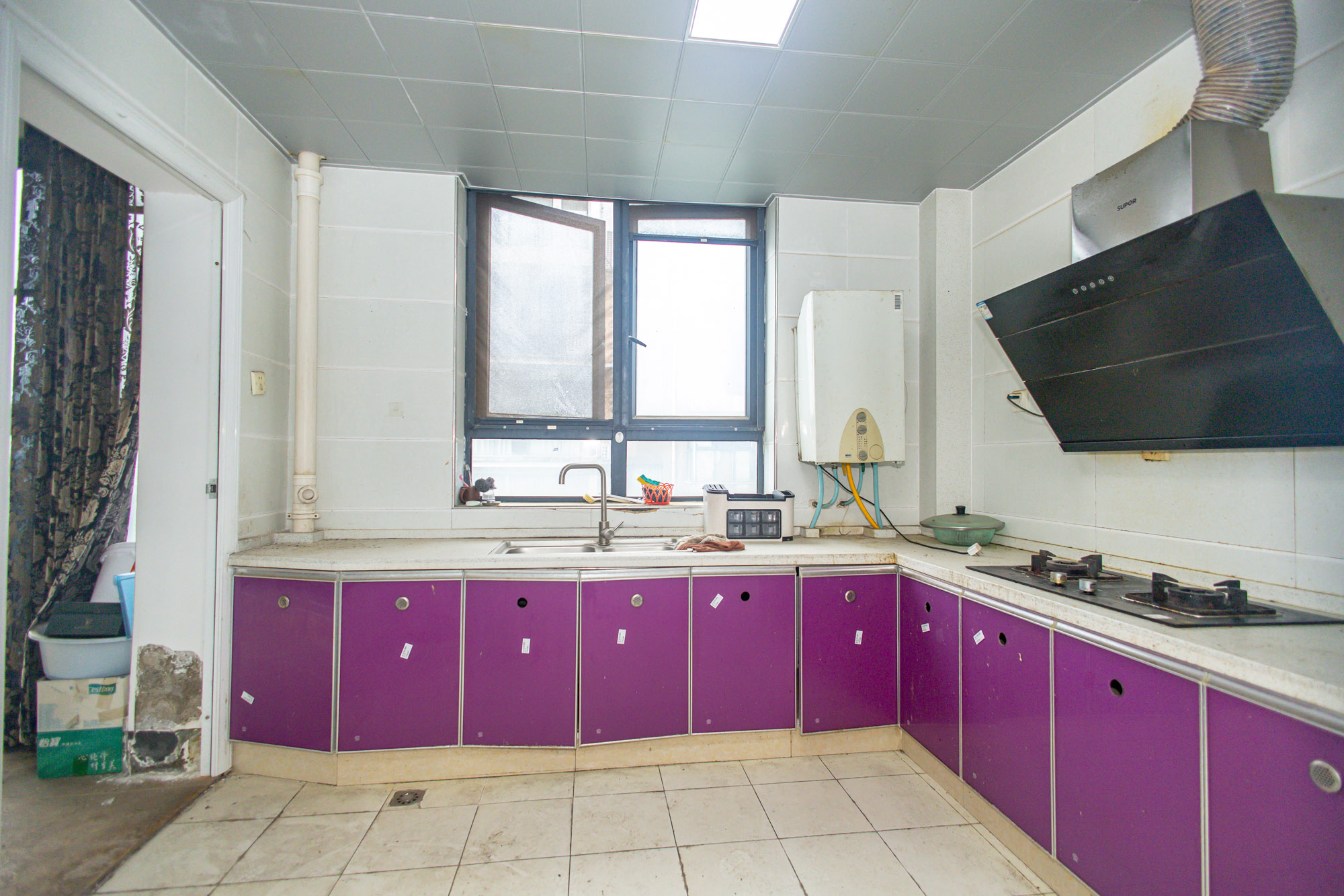 美林水郡  4室2厅2卫    120.0万 美林水郡  4室2厅2卫    120.0万厨房