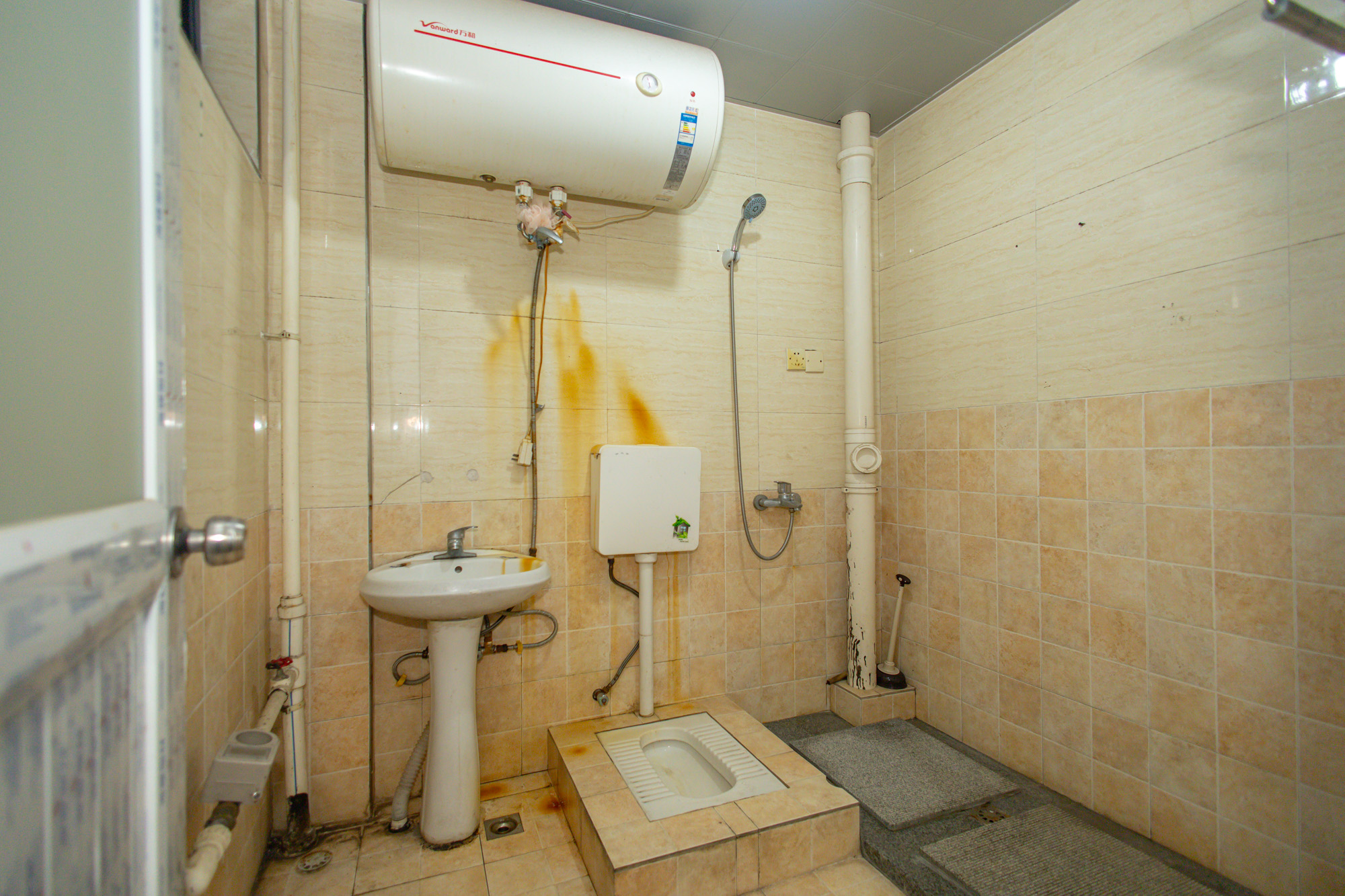 美林水郡  4室2厅2卫    120.0万 美林水郡  4室2厅2卫    120.0万卫生间