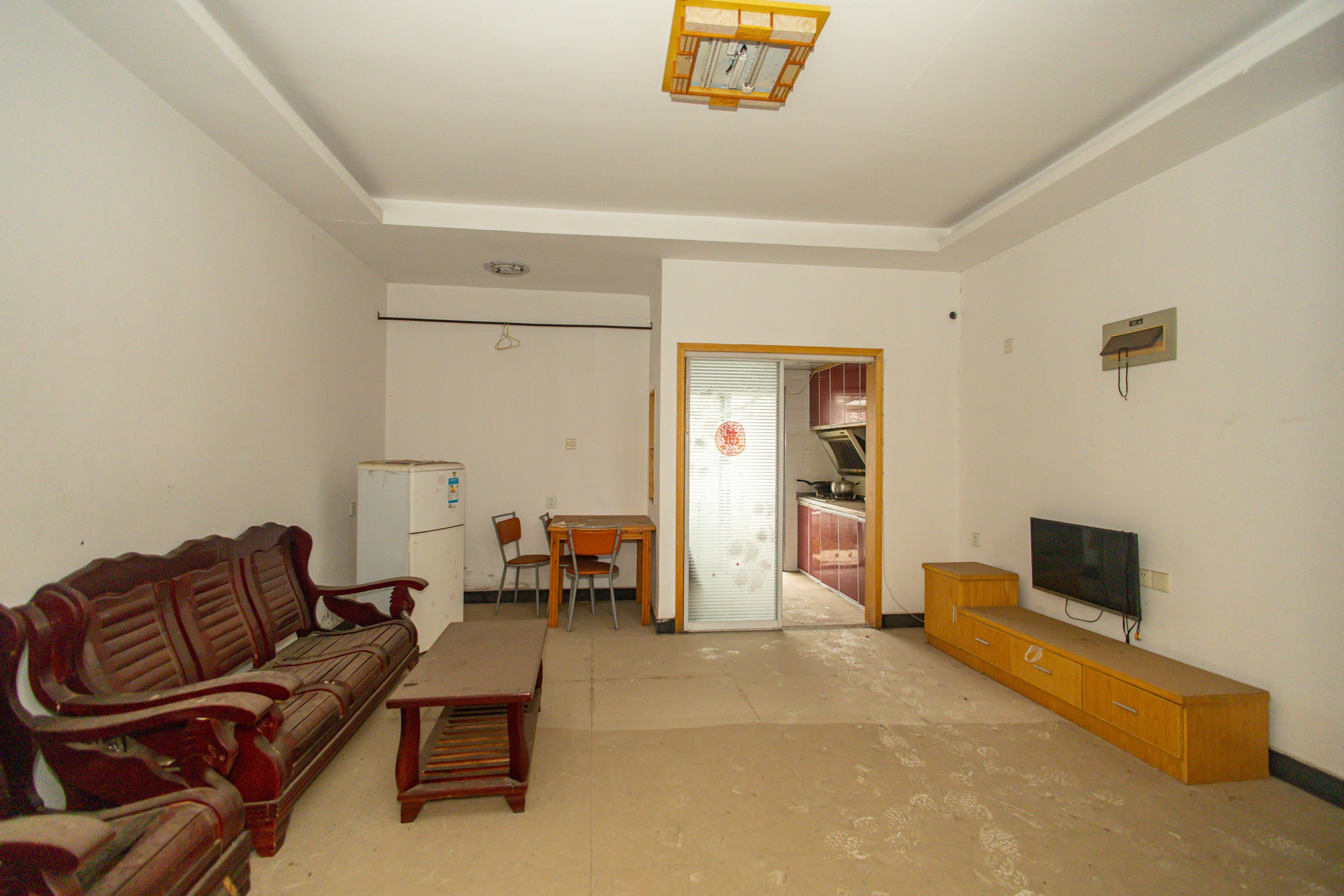 湘绣城  2室2厅1卫    25.0万 湘绣城  2室2厅1卫    25.0万客厅