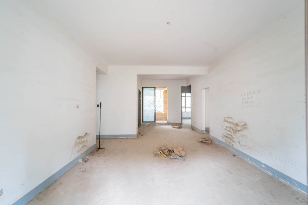 绿地之窗  3室2厅2卫    155.0万