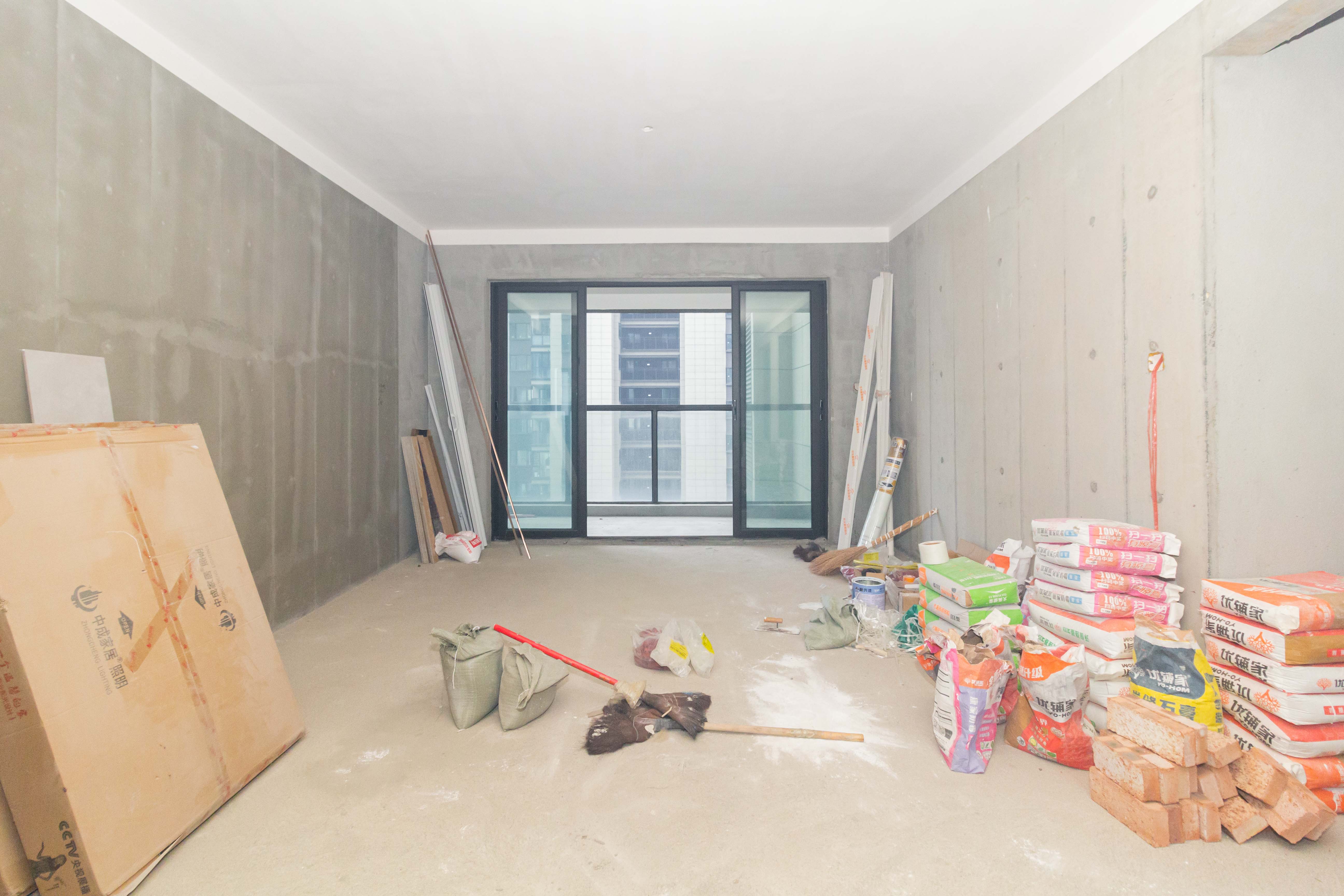 南益名士豪庭 4室2厅2卫 140.0万 南益名士豪庭 4室2厅2卫 140.0万客厅