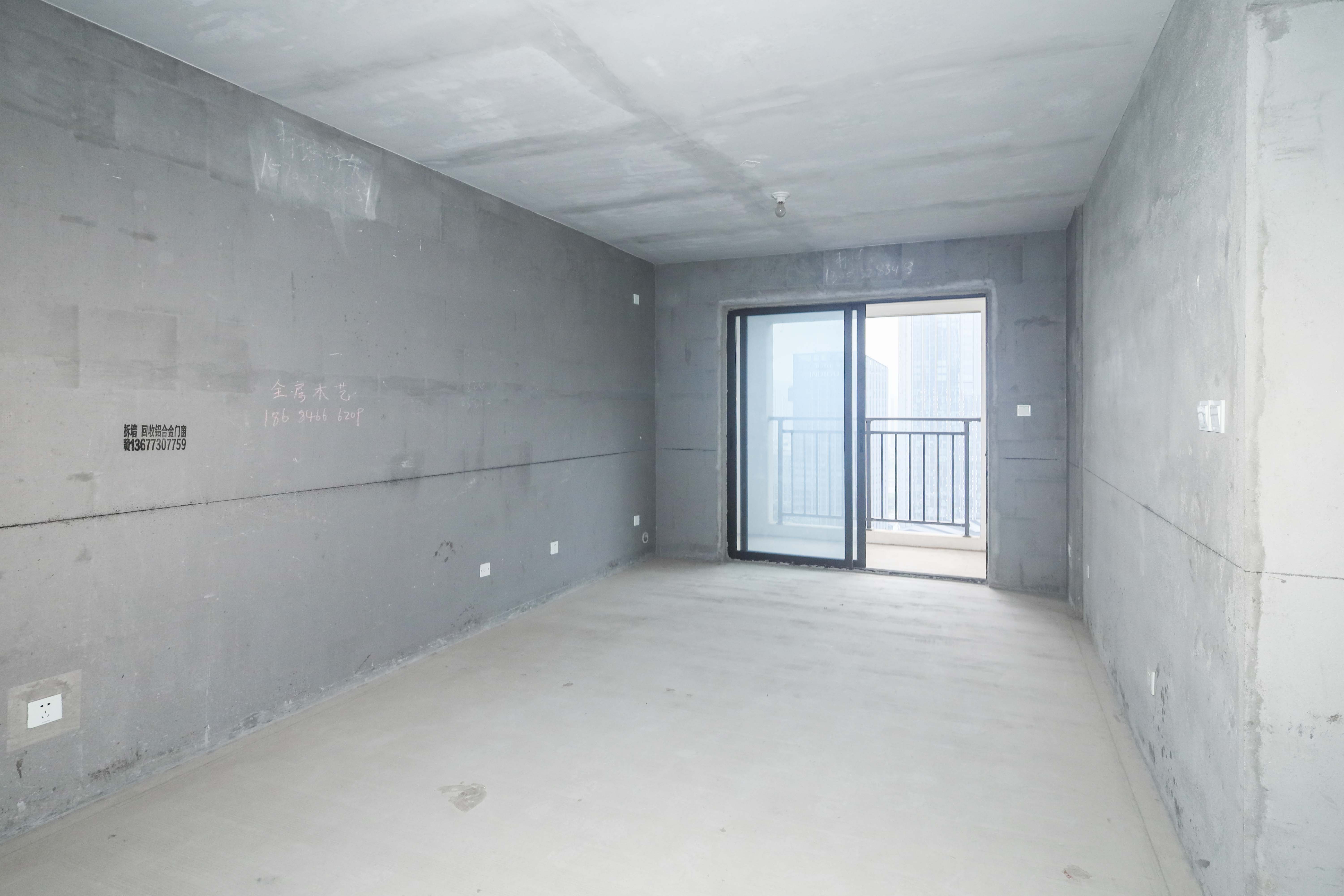 中国铁建梅溪青秀二期  3室2厅2卫   165.00万客厅