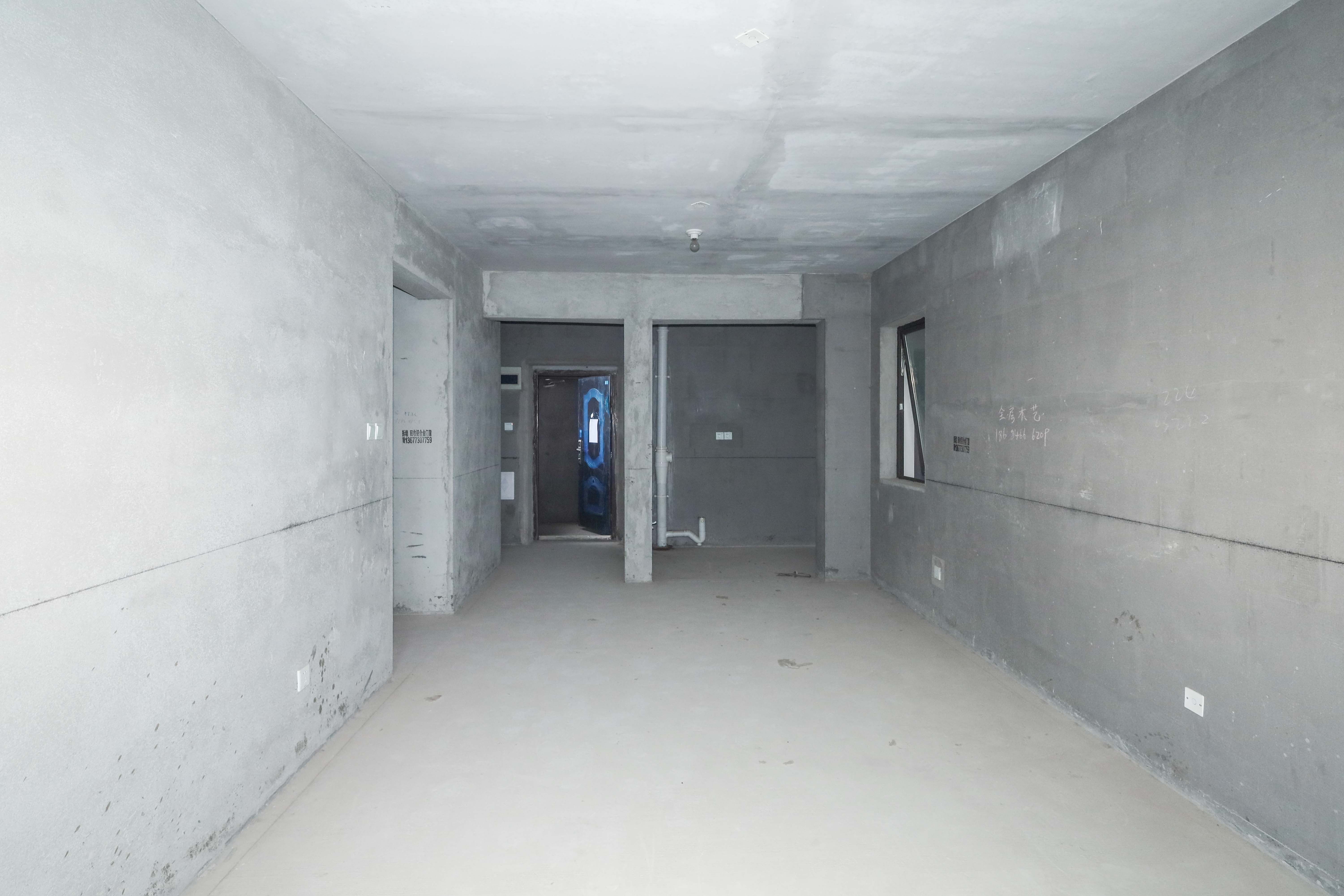 中国铁建梅溪青秀二期  3室2厅2卫   165.00万客厅