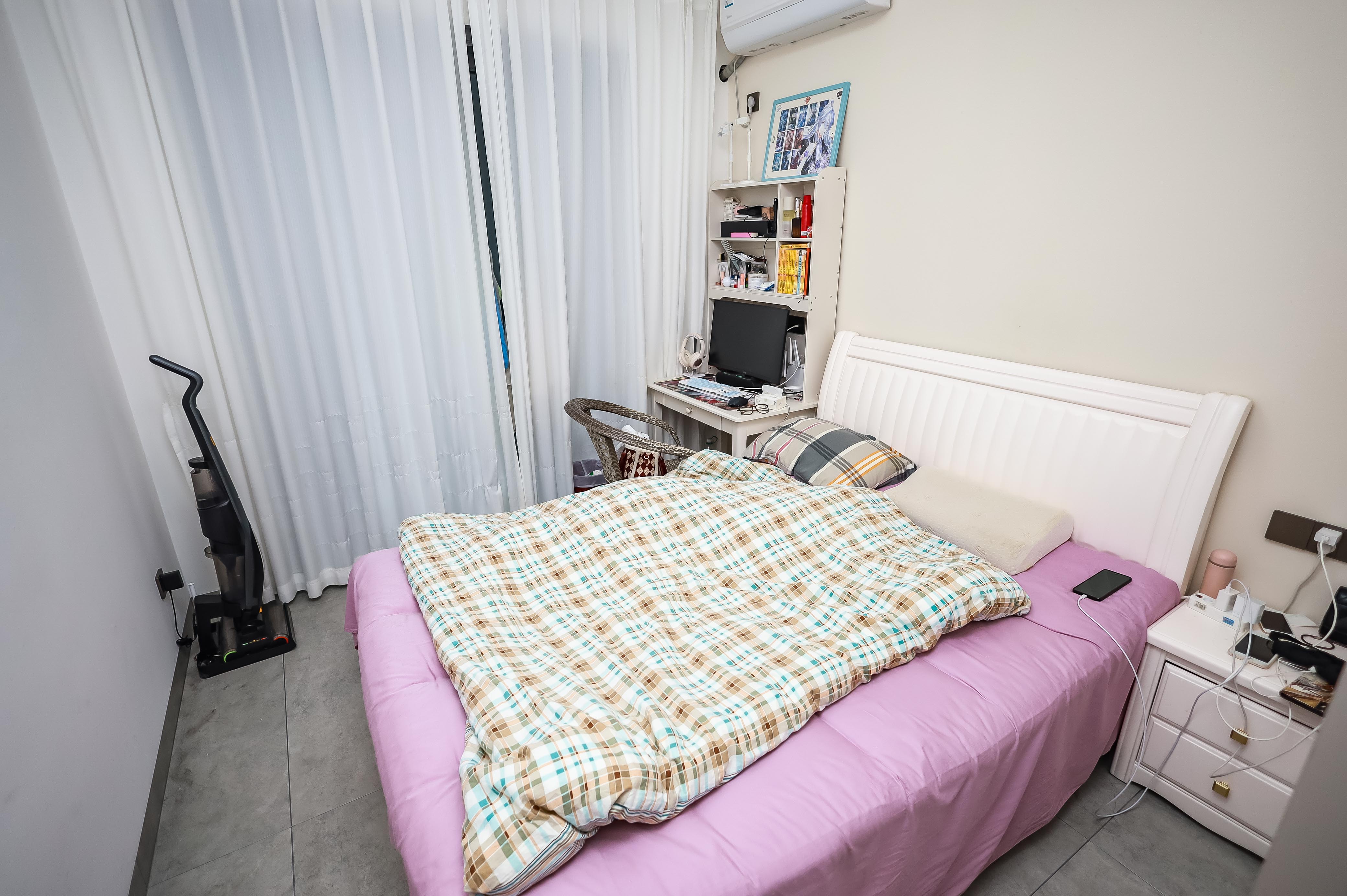 万象府台  4室2厅2卫   226.00万卧室
