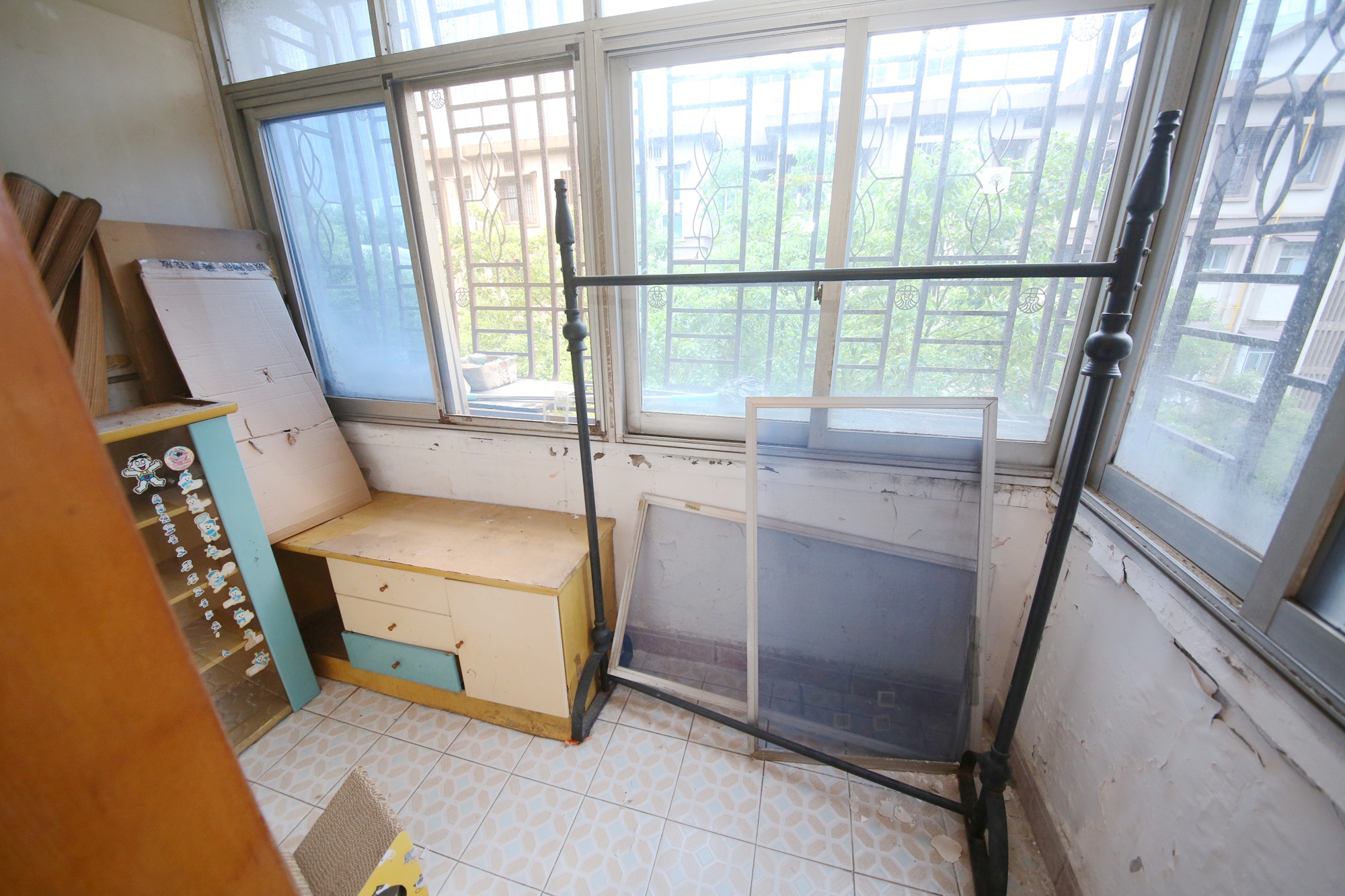 燕山街社区  2室1厅1卫   40.00万阳台