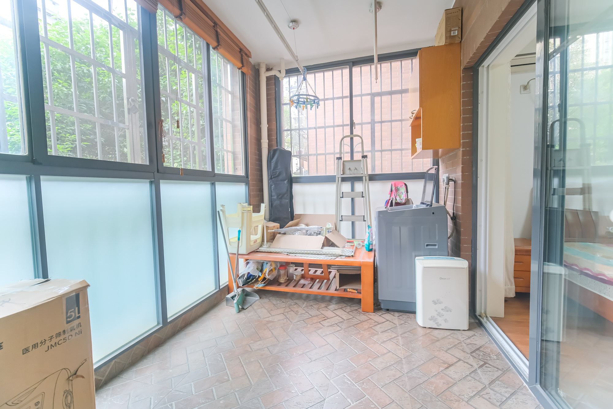 山水湾  3室2厅1卫   58.80万阳台