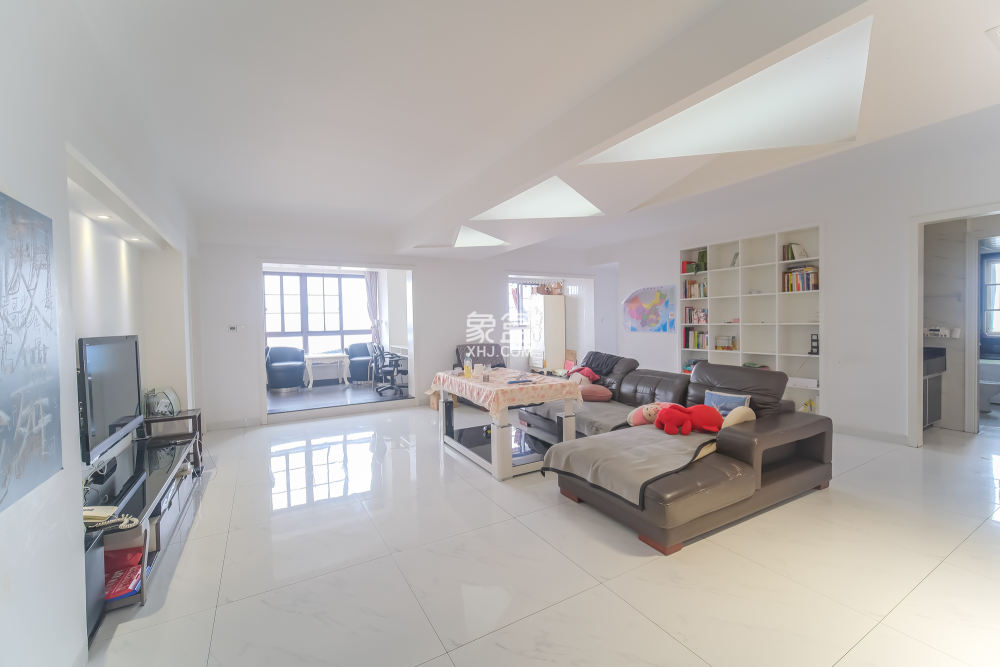 保利香槟国际  3室2厅1卫    70.8万