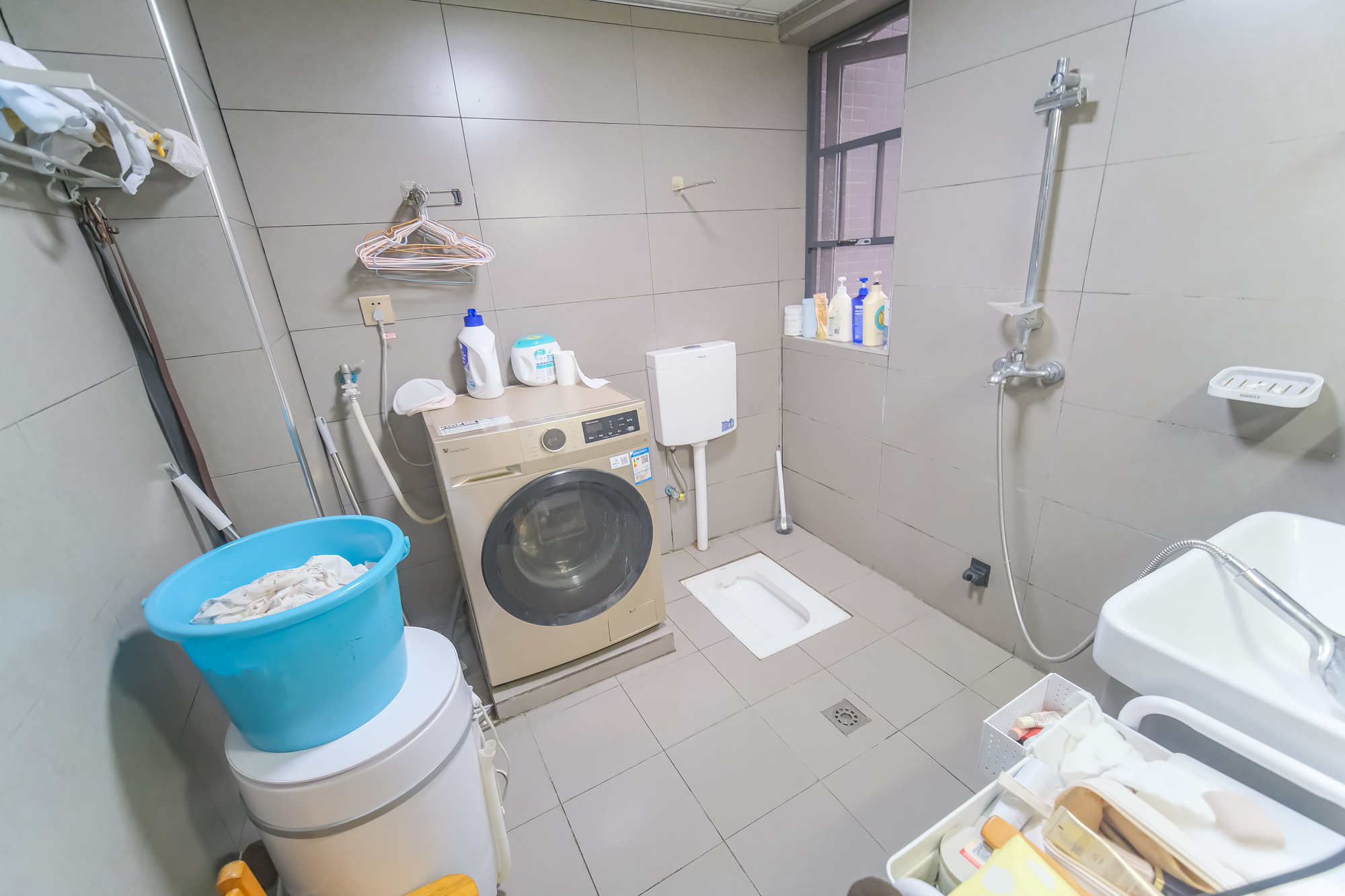 丰源国际  3室2厅2卫   98.00万卫生间