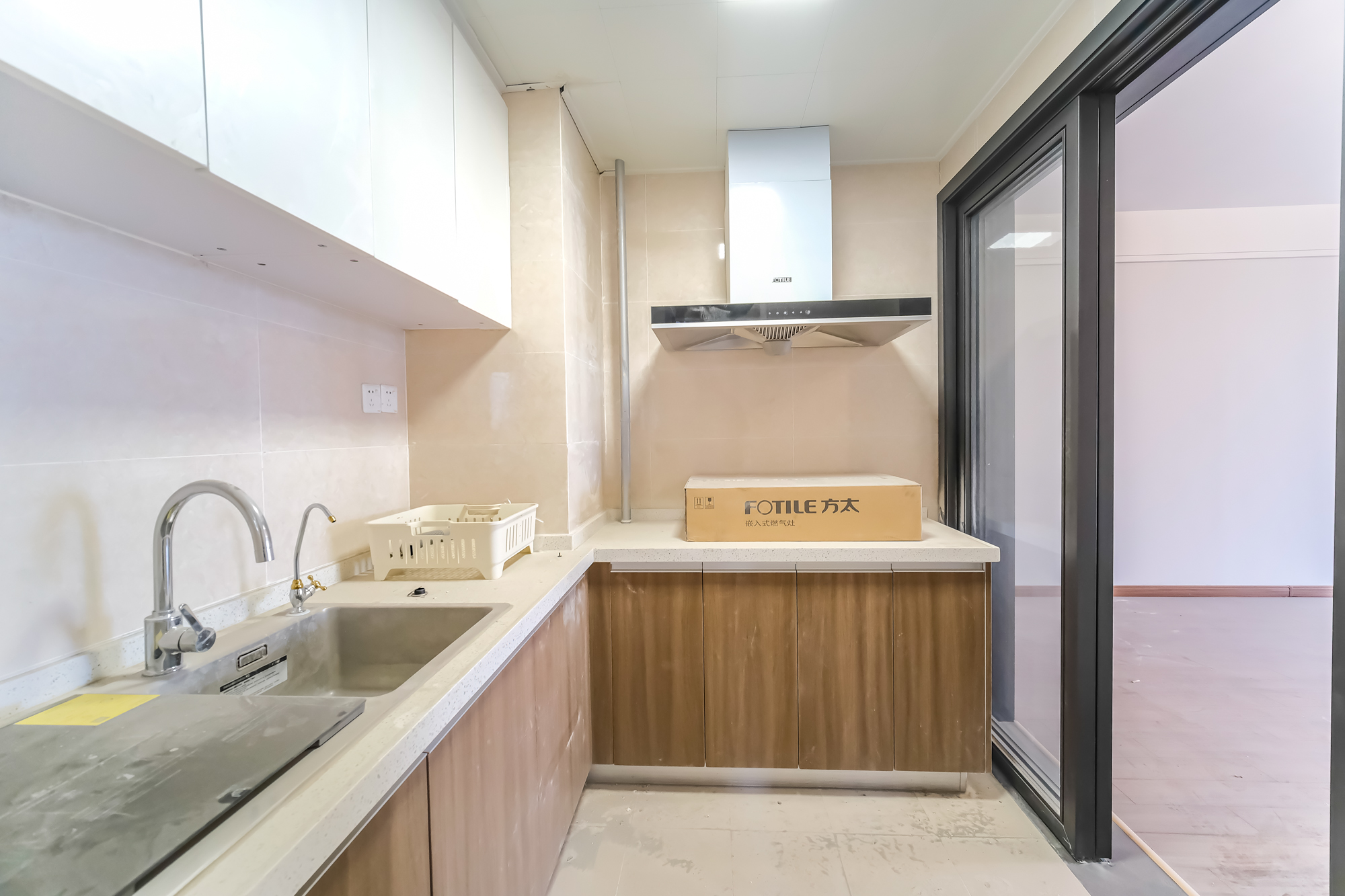 保利香槟国际  3室2厅2卫    81.9万 保利香槟国际  3室2厅2卫    81.9万厨房