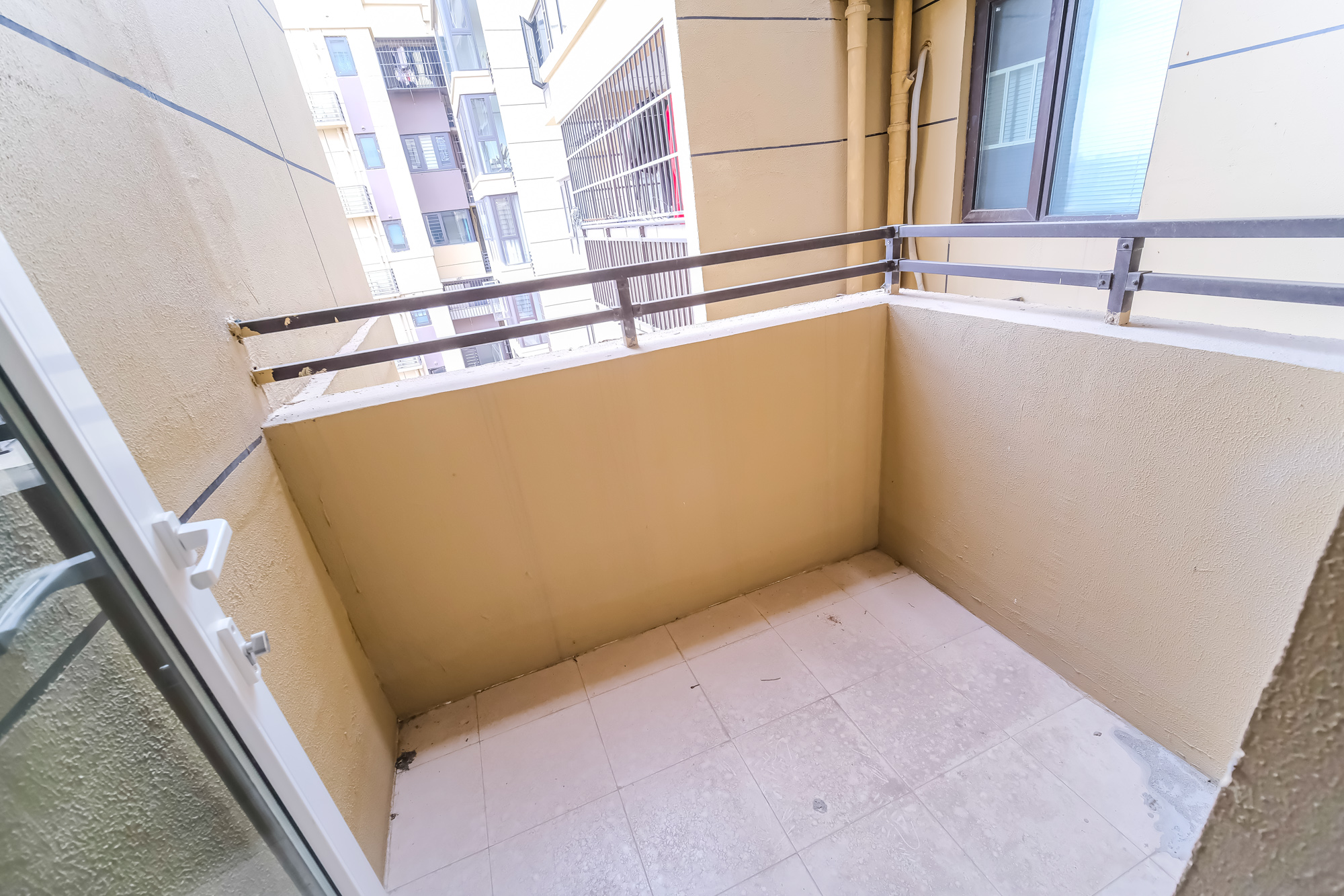 保利香槟国际  3室2厅2卫    81.9万 保利香槟国际  3室2厅2卫    81.9万卧室