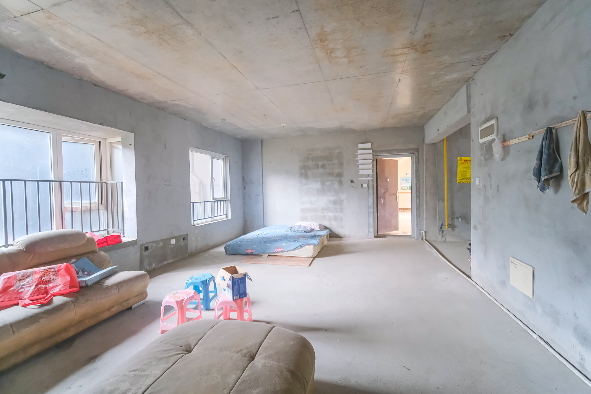 荣盛花语城  3室2厅2卫    78.0万 荣盛花语城  3室2厅2卫    78.0万客厅